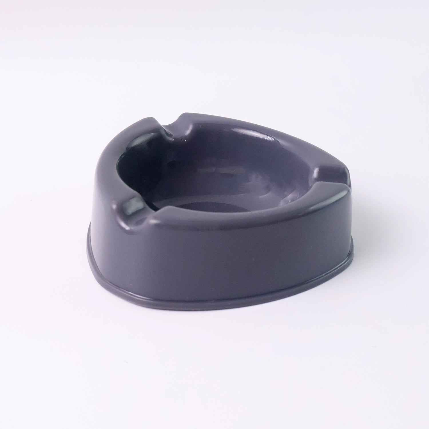 Plastic Ashtray – Durable Grey with Triple Cigarette Slots