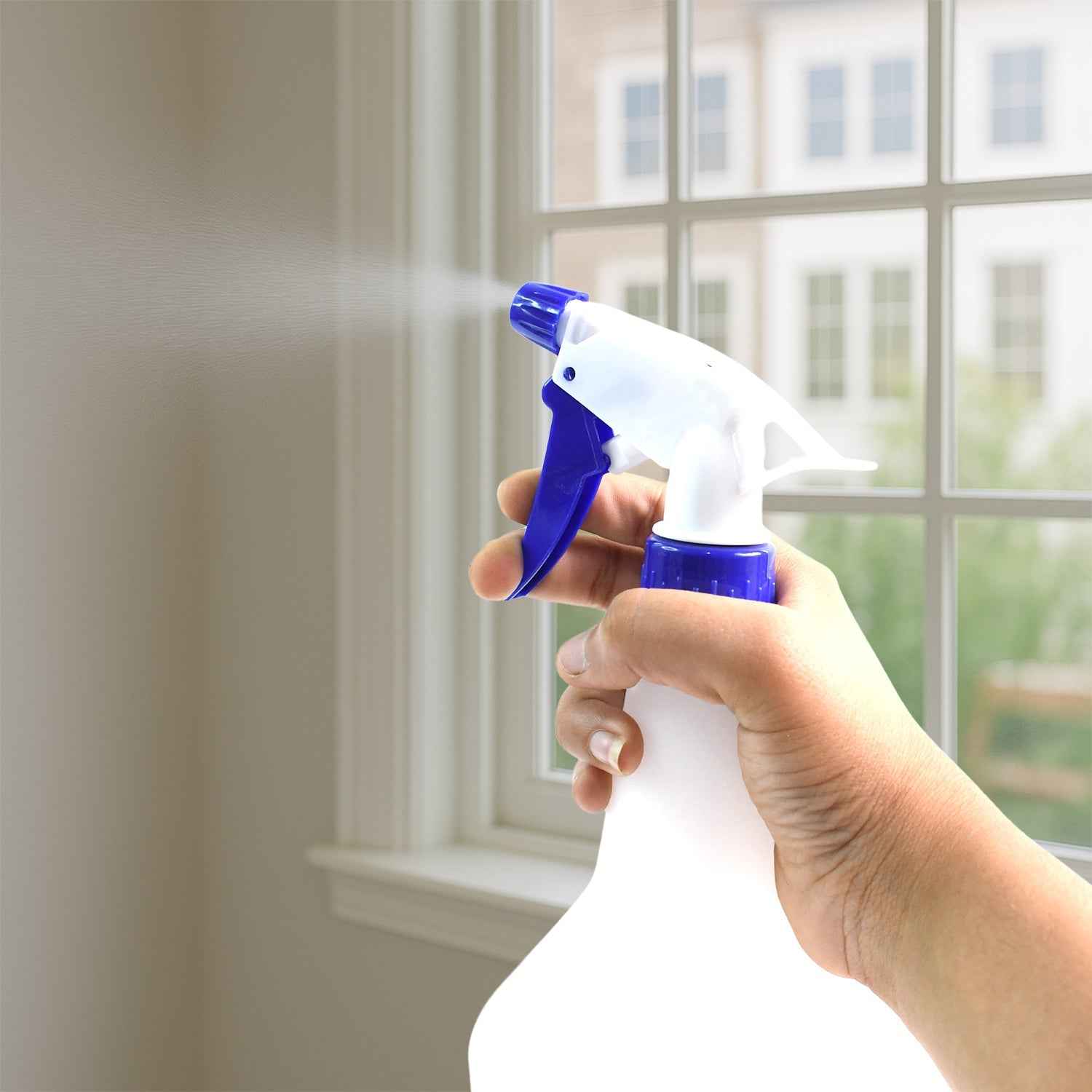 Plastic Trigger Spray Bottle 1L – Adjustable Mist & Stream Spray