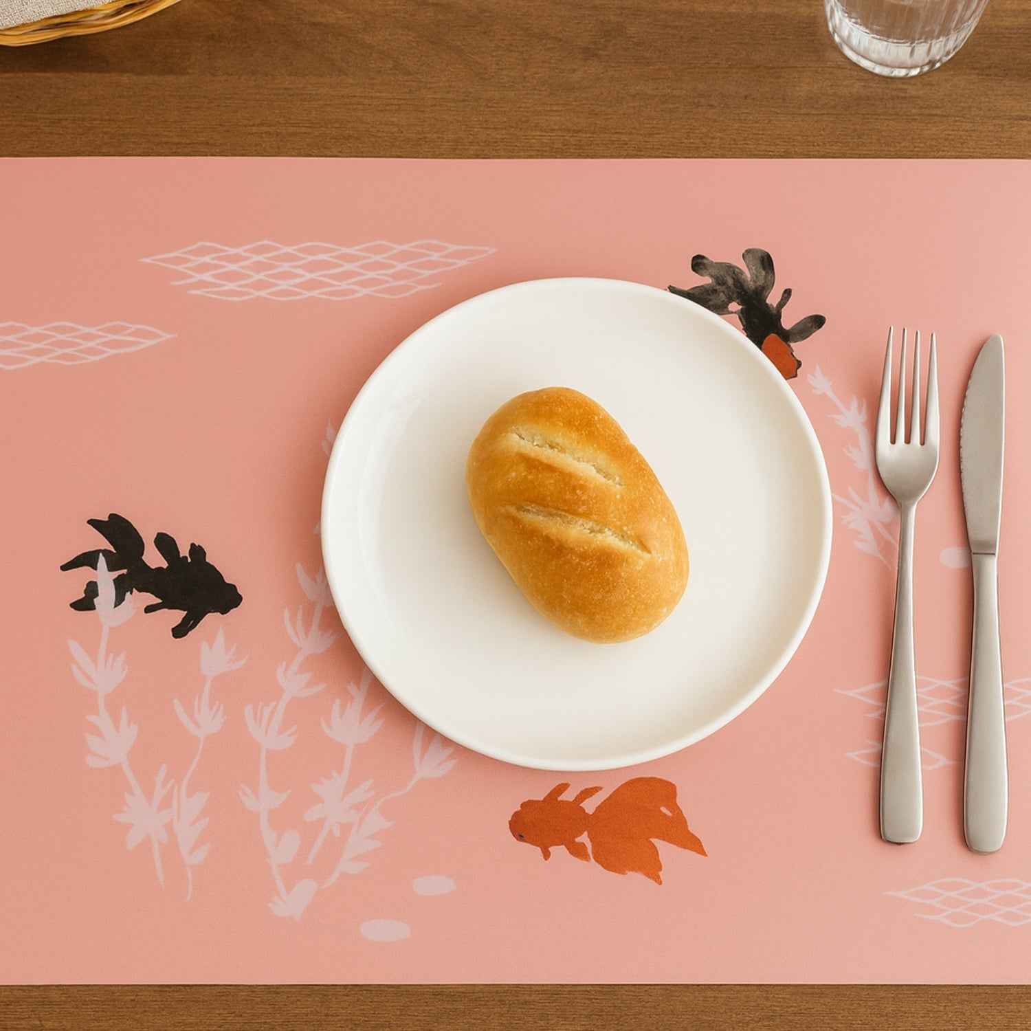 Dining Table Placemats – Elegant Heat Resistant Fish Design Set