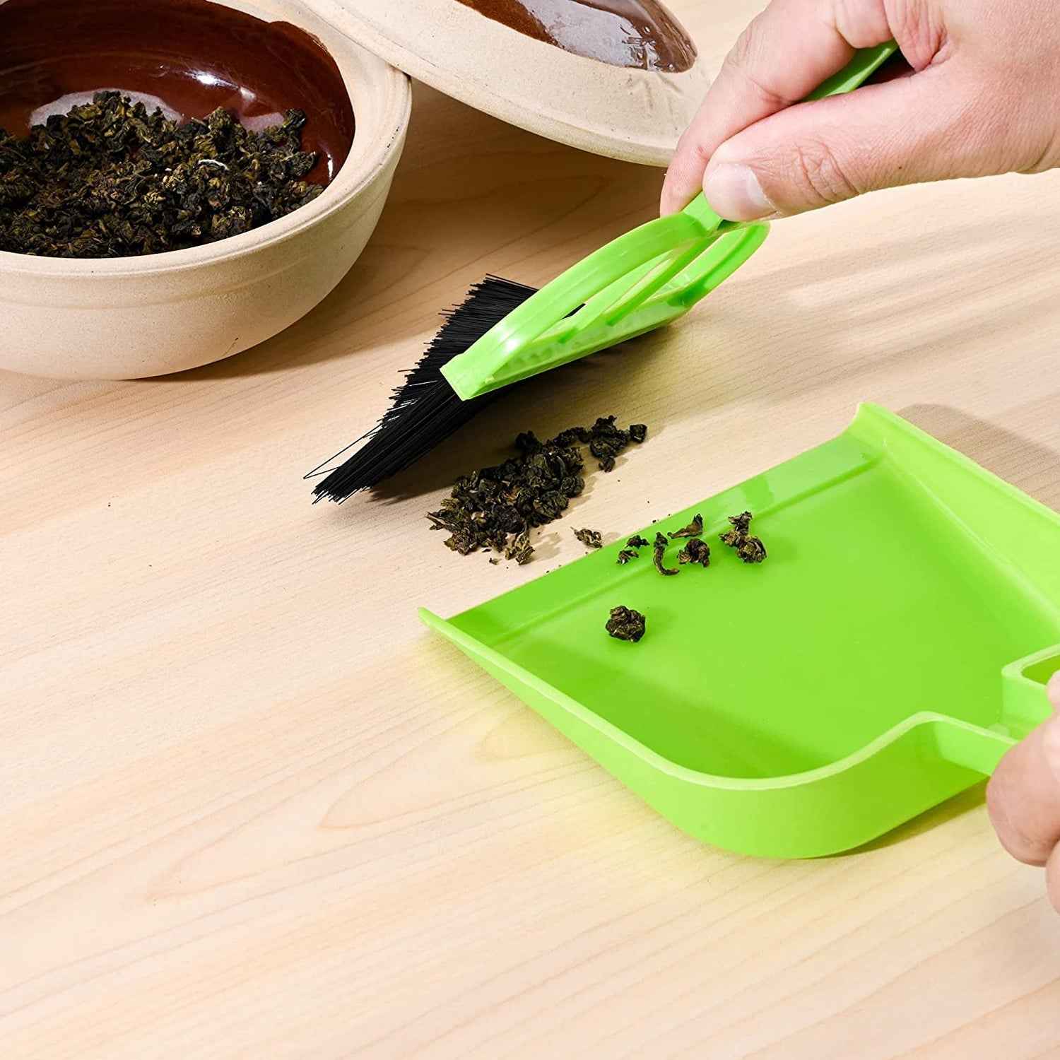 Dustpan and Brush Set – Multipurpose Home Cleaning | Velvet Wipe