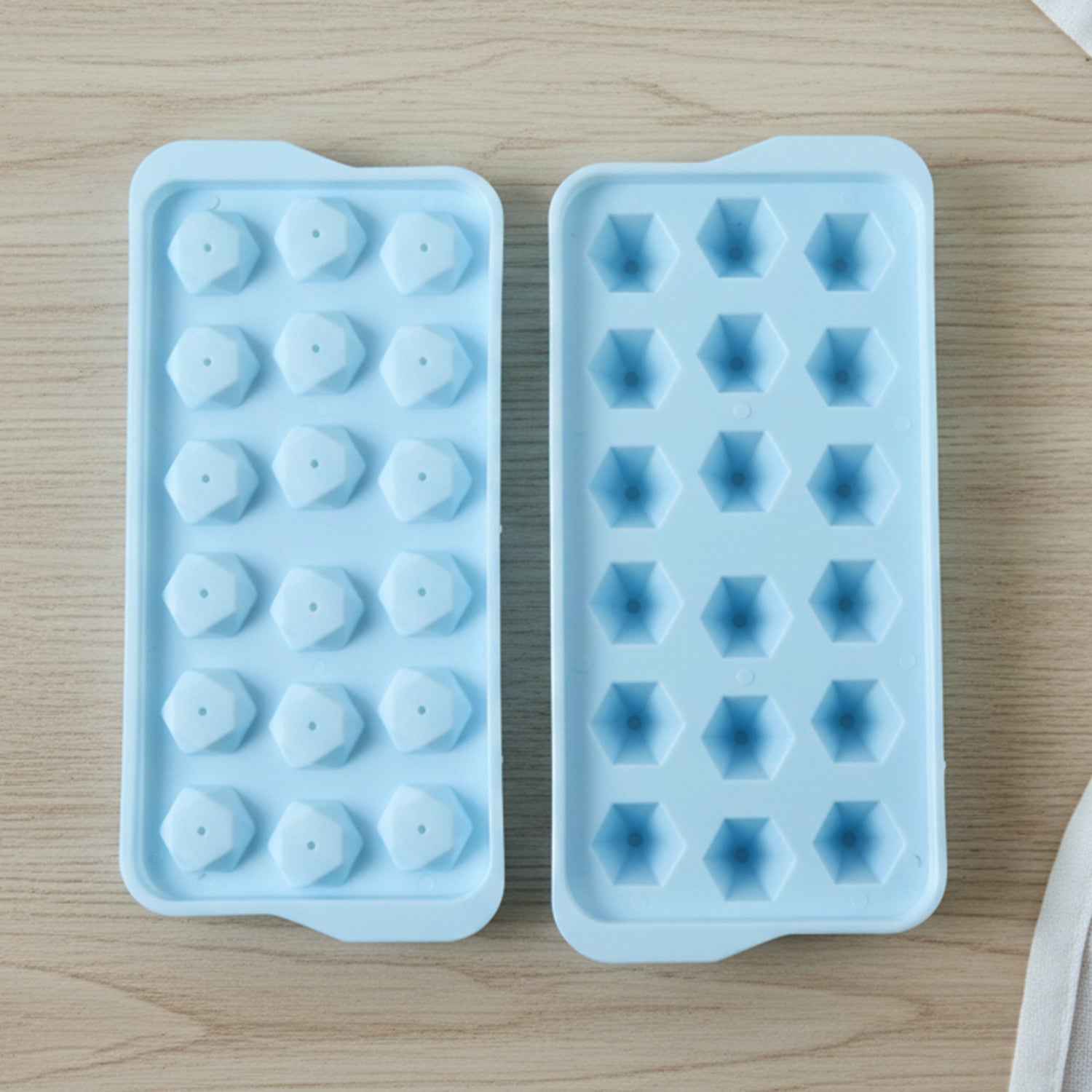 Plastic Ice Cube Tray – Multiple Ice Cubes for Quick Freezing