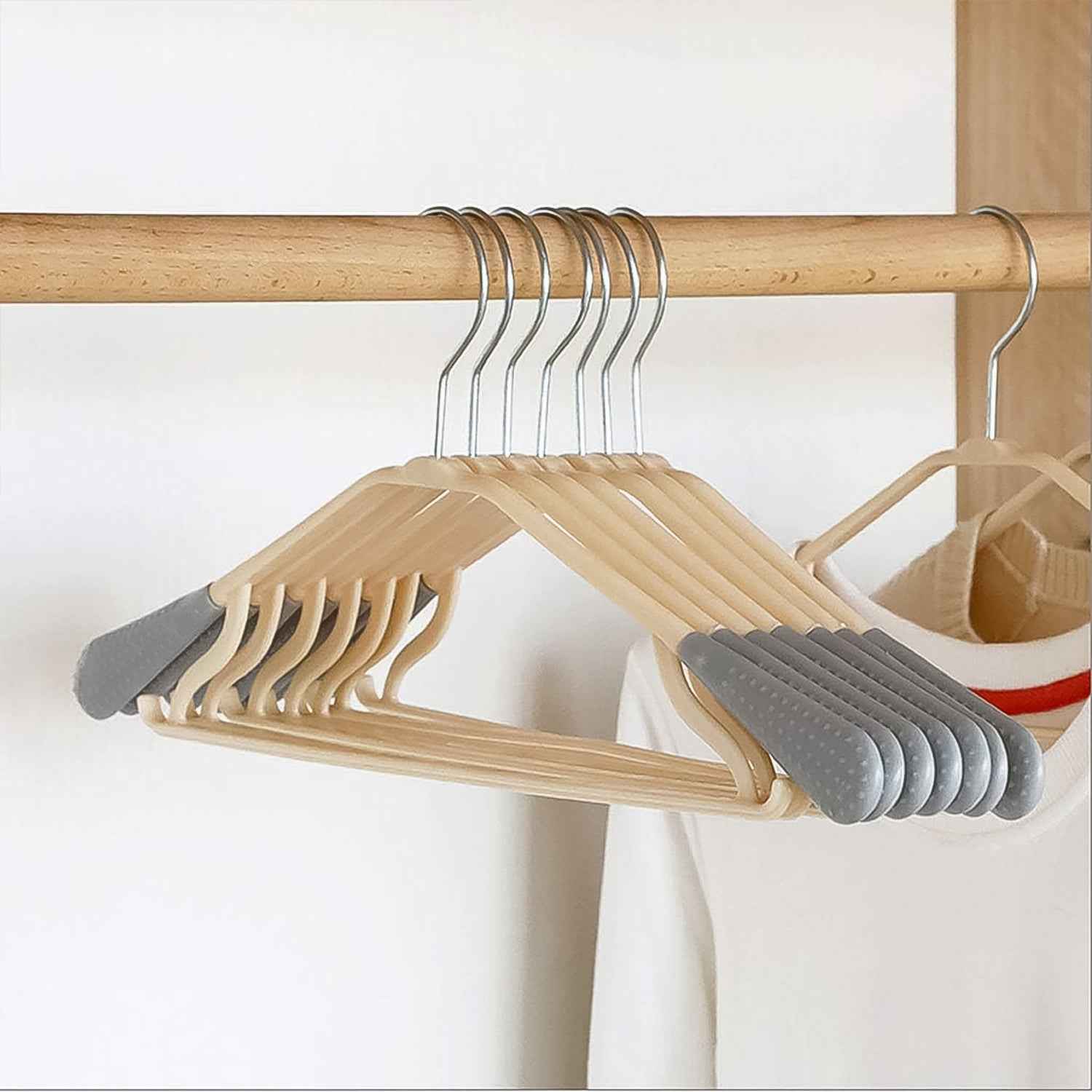 Space-Saving Cloth Hanger – Durable PP & Steel Hook | BathNova