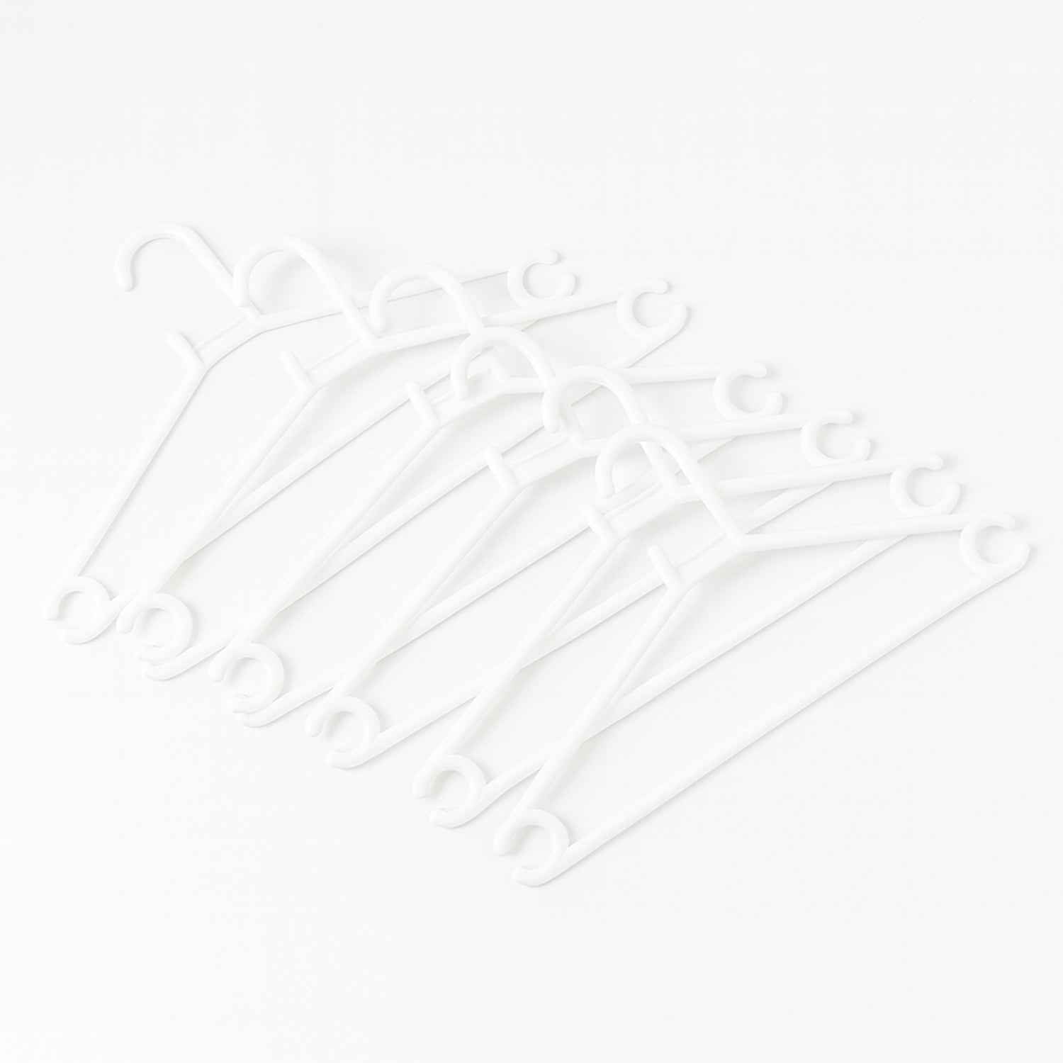 Plastic Clothes Hangers – Durable & Space-Saving Set of 6