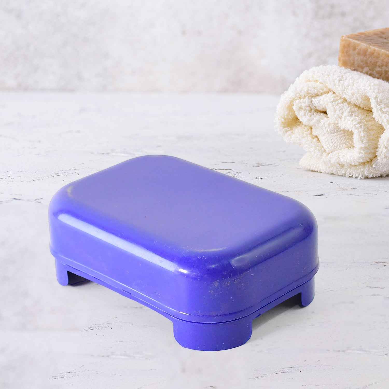 Blue Plastic Soap Case – Leakproof Travel-Friendly Soap Holder