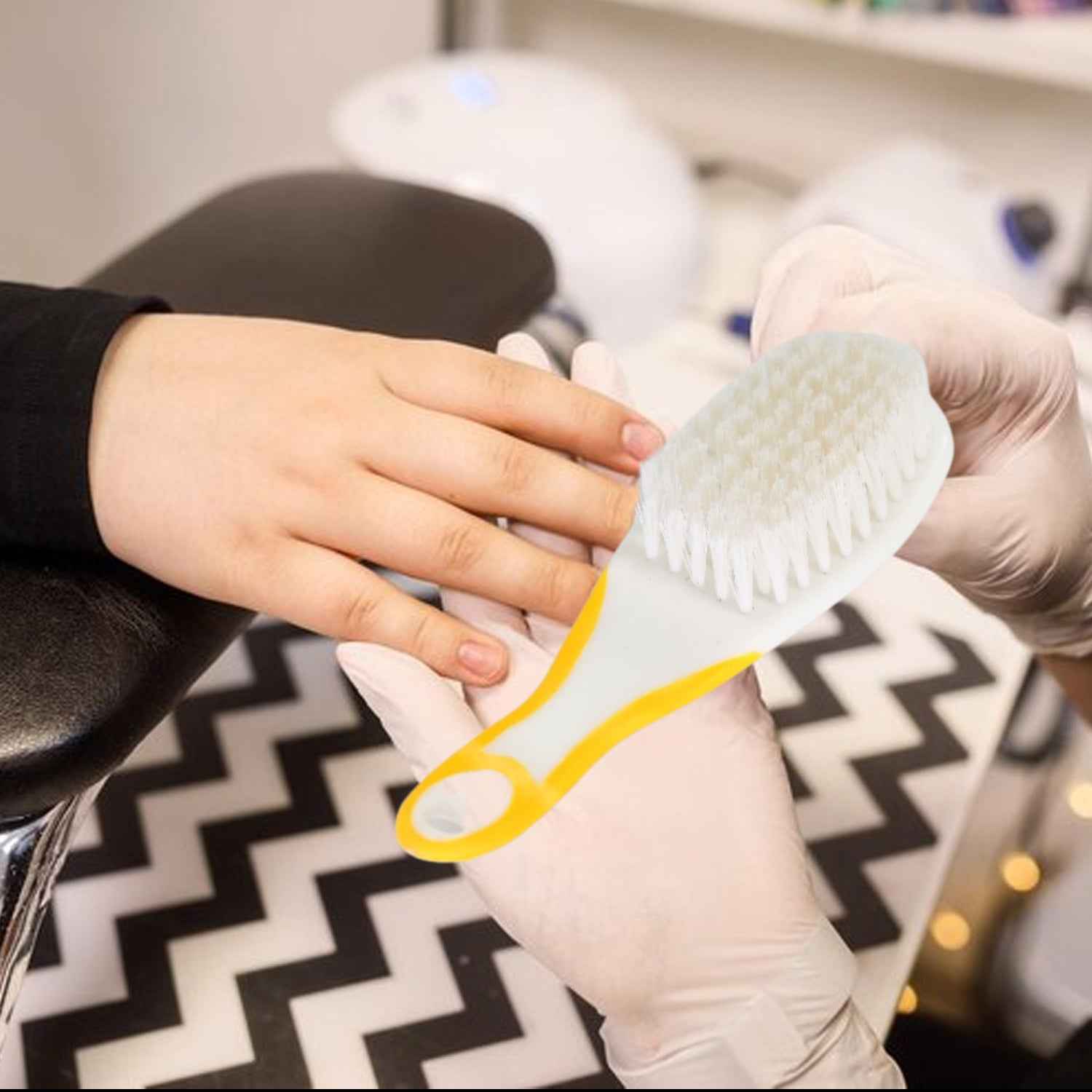Handle Grip Nail Brush – Ergonomic Toe & Fingernail Cleaner | Velvet Wipe