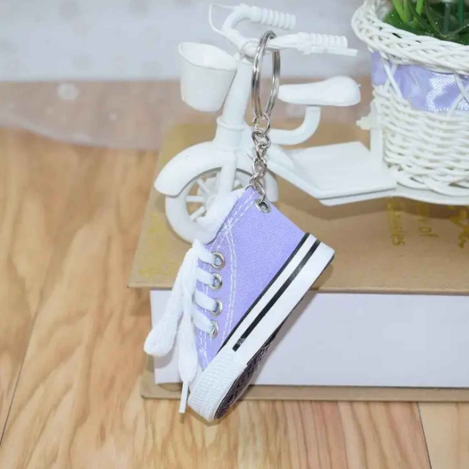Mini Shoe Keychain – Stylish Bag Accessory & Gift | JourneyMate