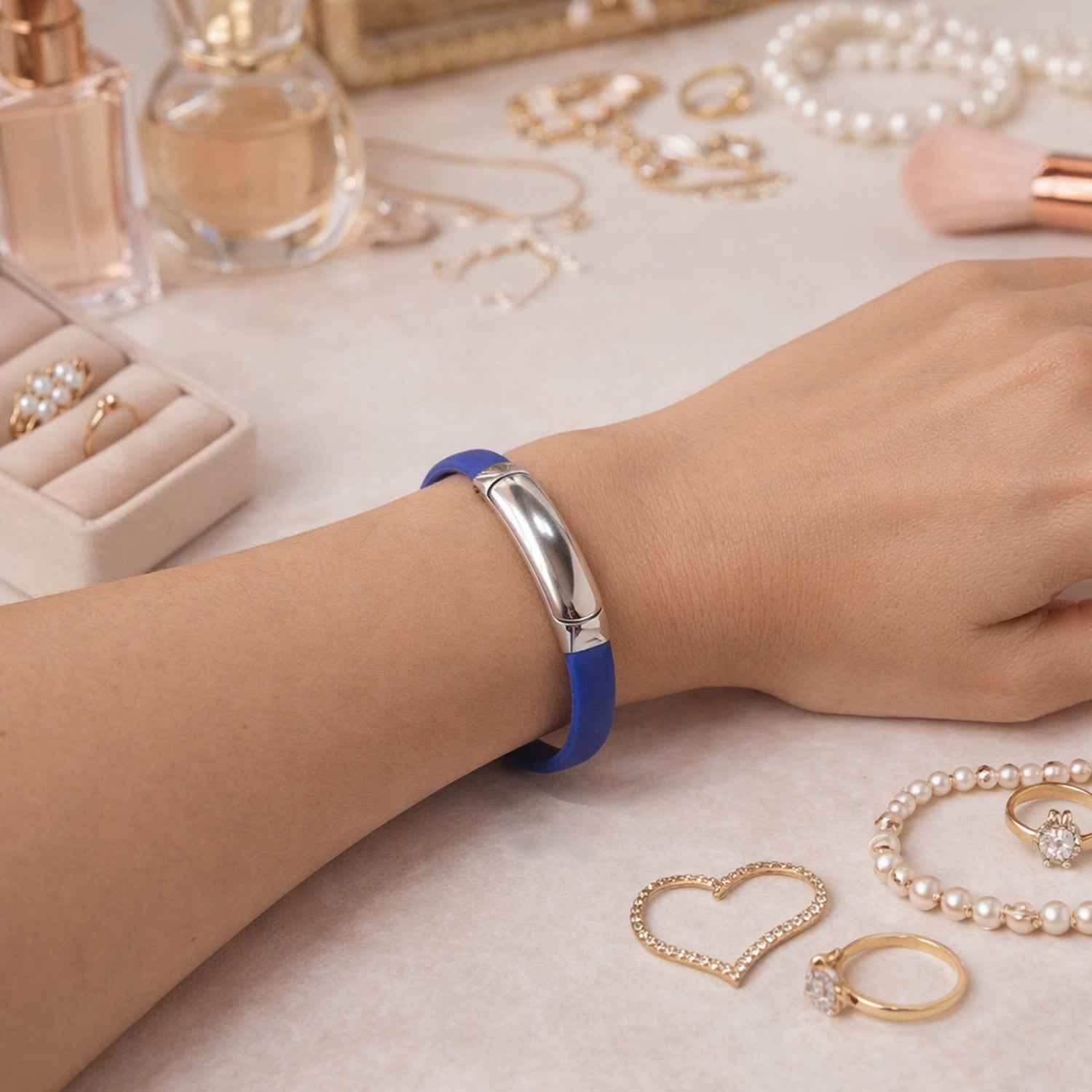 Premium Fancy Wrist Bracelet – Stylish Silicone Metal Design