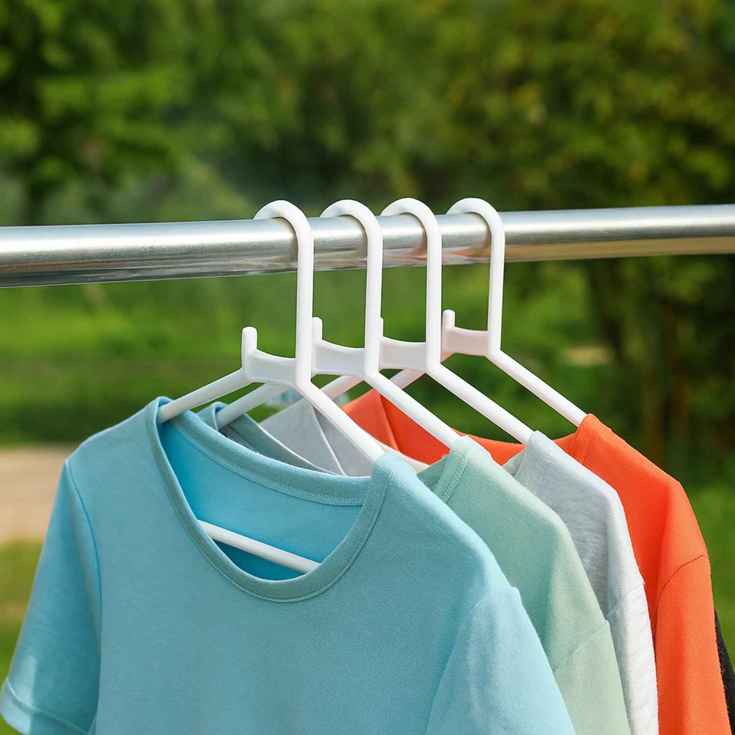 Plastic Clothes Hangers – Durable & Space-Saving Set of 6