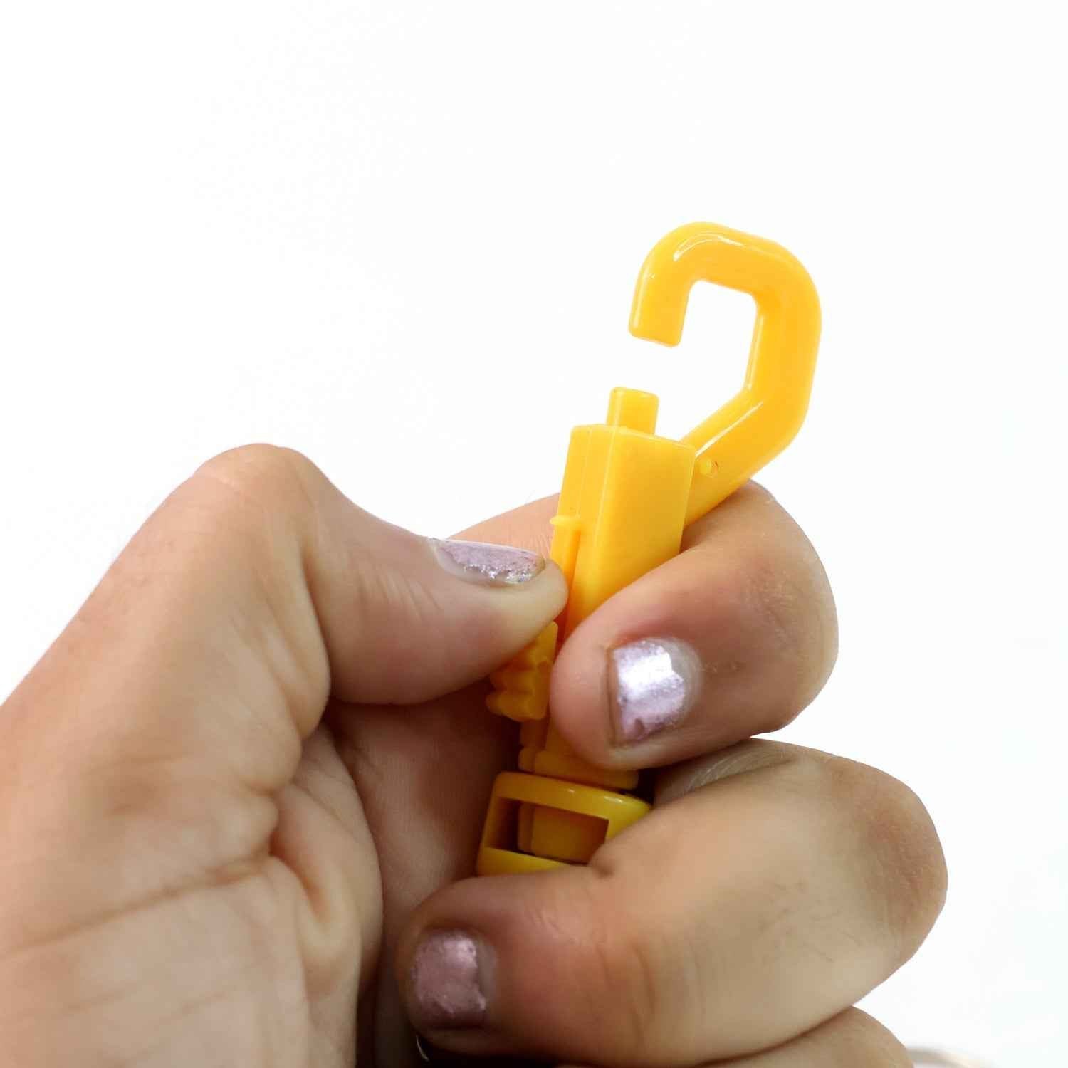 Retractable Keychain – Durable Coiled Key Holder with Carabiner