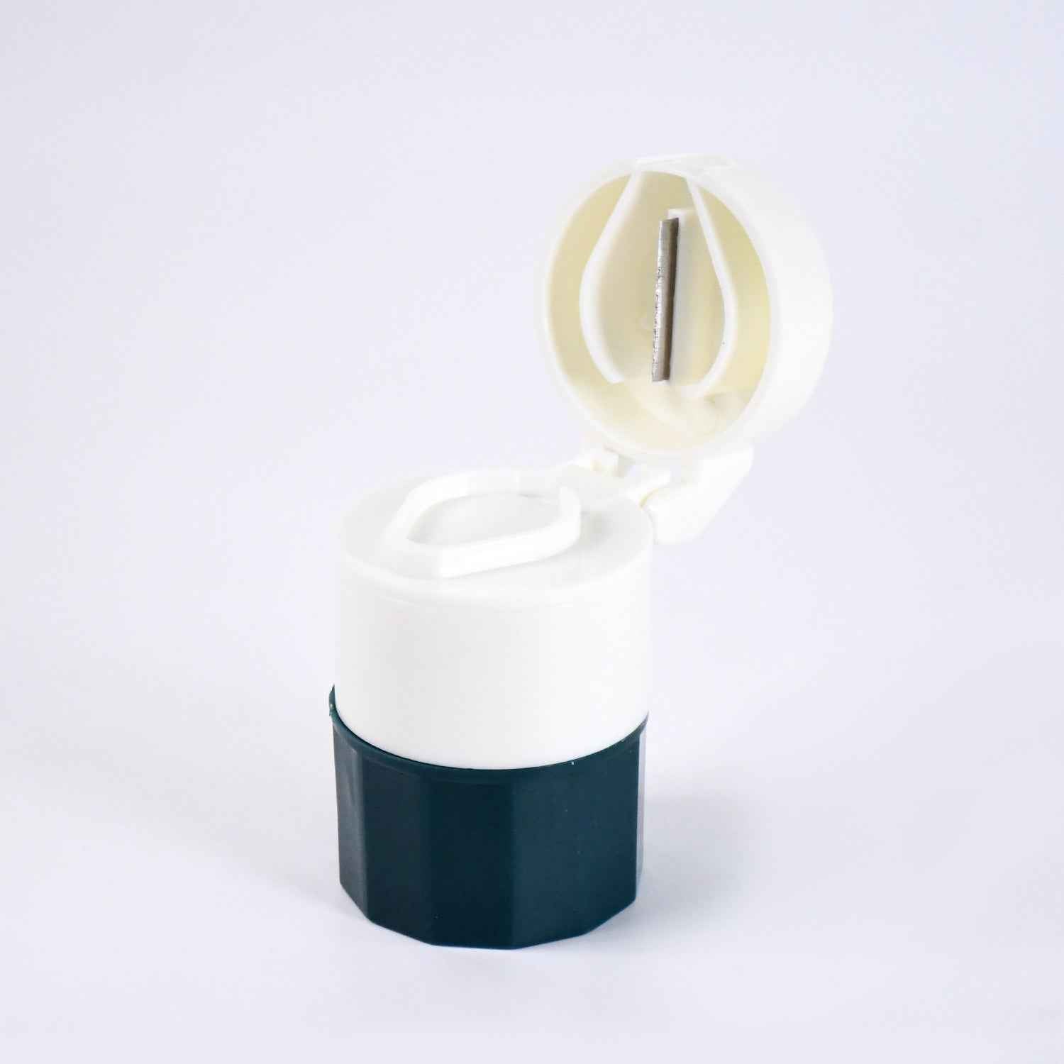 Pill Crusher 4-in-1 with Grinder, Cutter & Water Cup – Compact & Portable