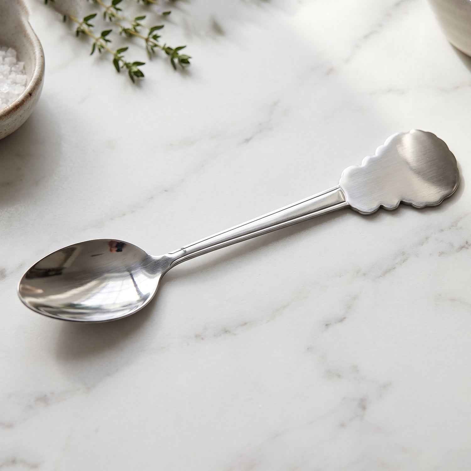 Stainless Steel Dinner Spoon Ð Elegant Carved Handle for Daily Use