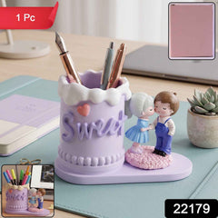 Cute Couple Pen Holder Ð Adorable Resin Desk Organizer & Showpiece