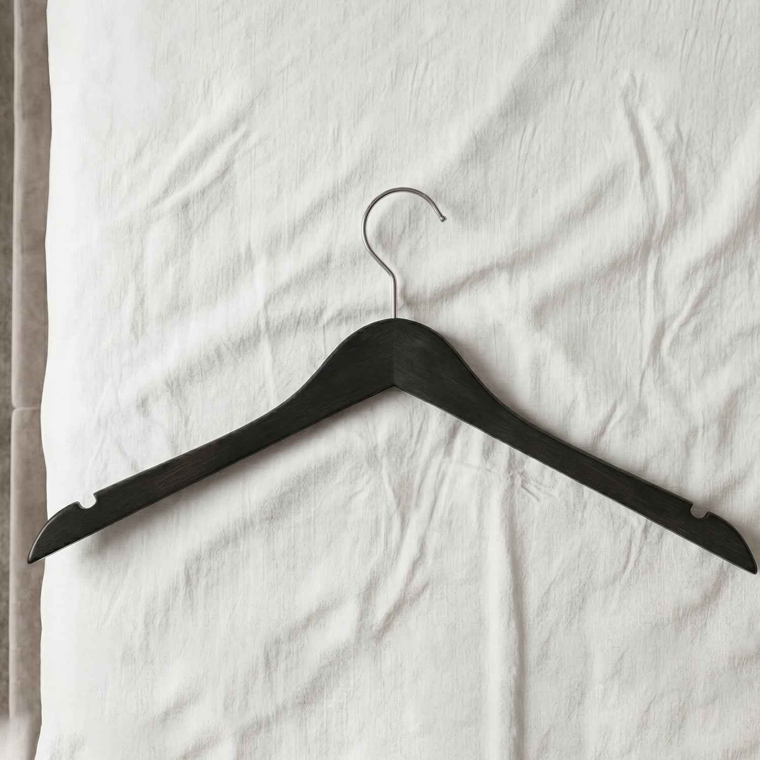 Premium Cloth Hanger Ð Durable Non-Slip with Metal Hook for Wardrobe