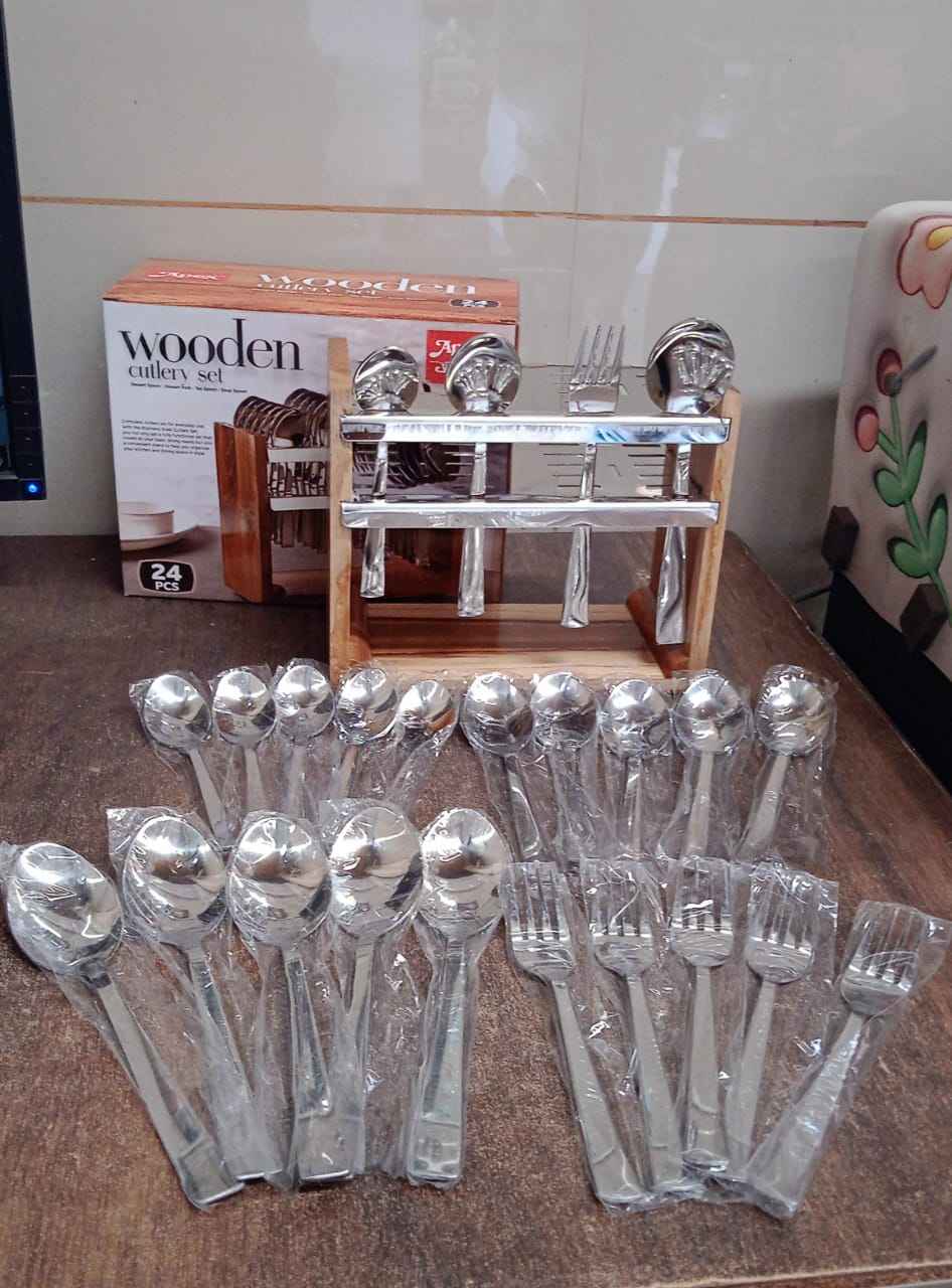 Stainless Steel Cutlery Set – Durable 24-Piece with Wooden Stand