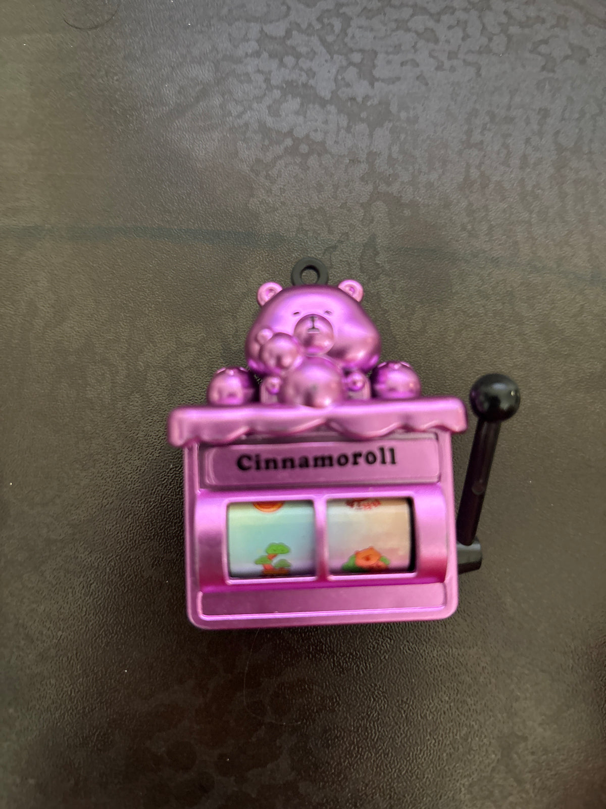 Jackpot lever pulling keychain