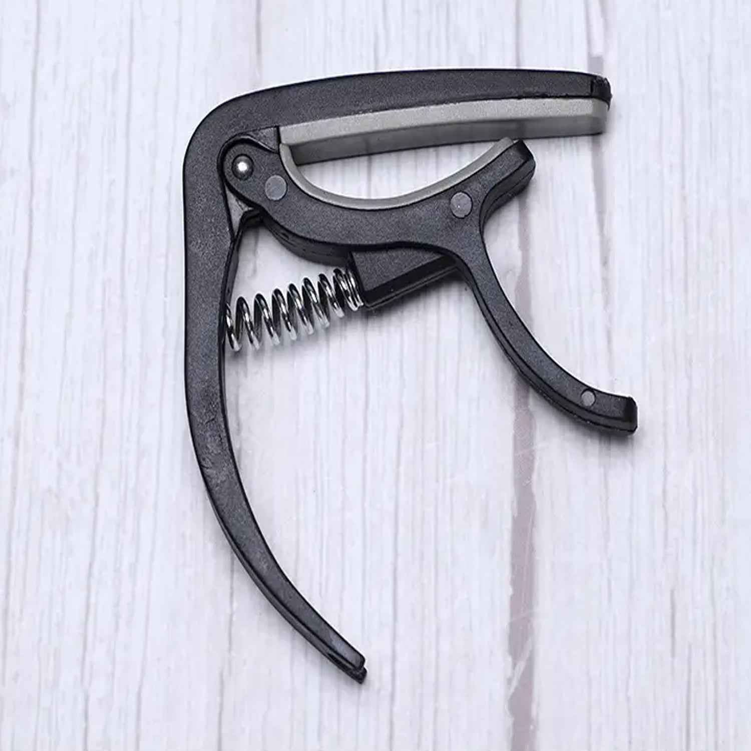 Guitar Capo with Pick Holder & Soft Pad – For All Guitars | Wagtail
