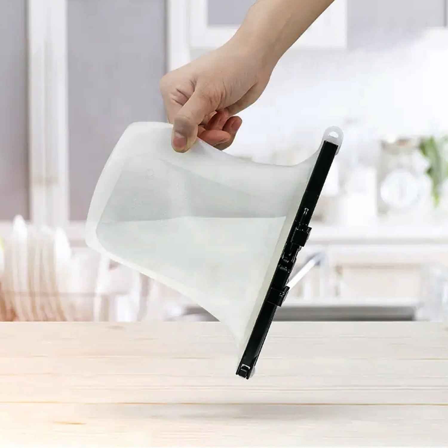 Reusable Silicone Food Bag – Leakproof, BPA-Free, Versatile | Tidy Table