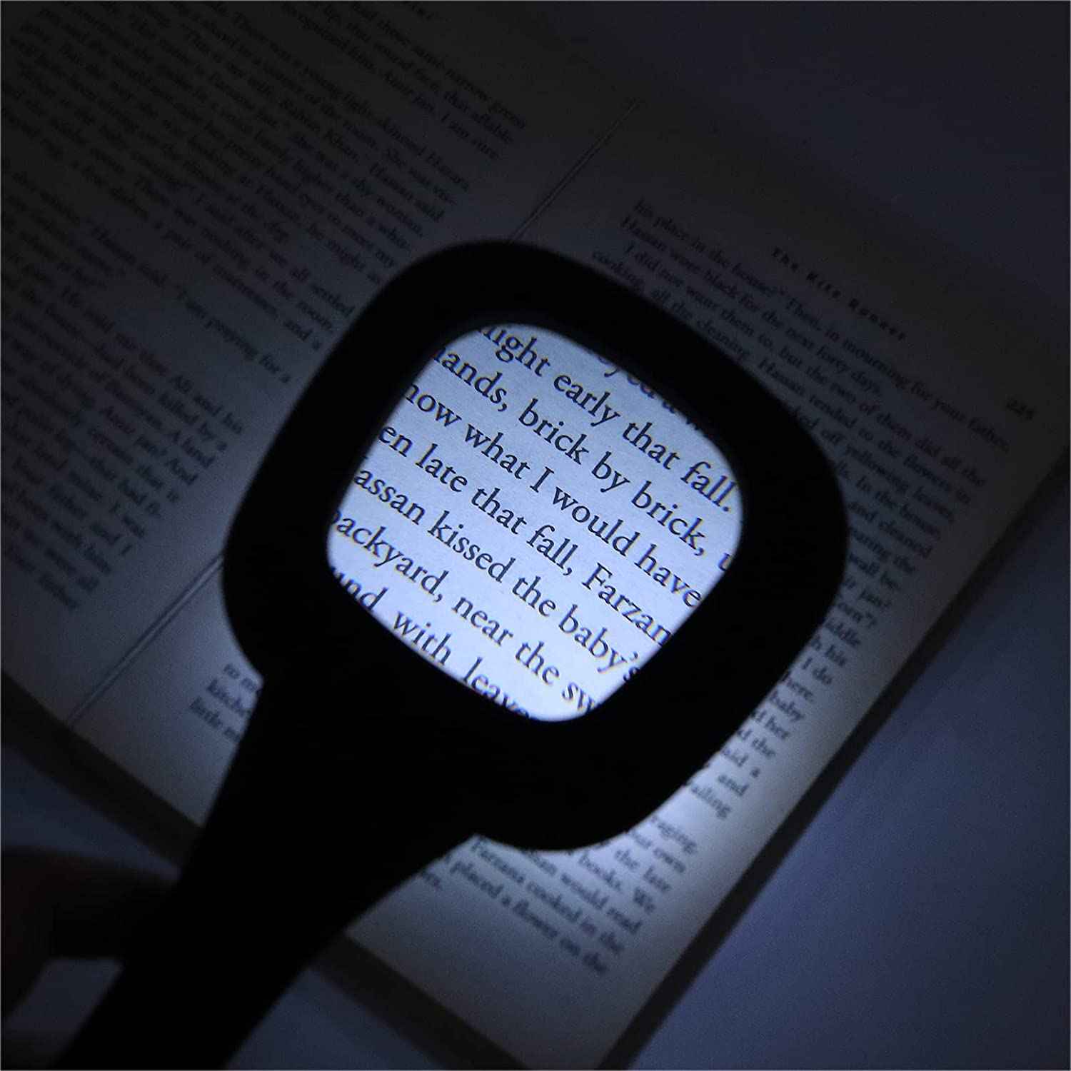 Ergonomic handheld magnifier with 6 LEDs for comfortable reading.