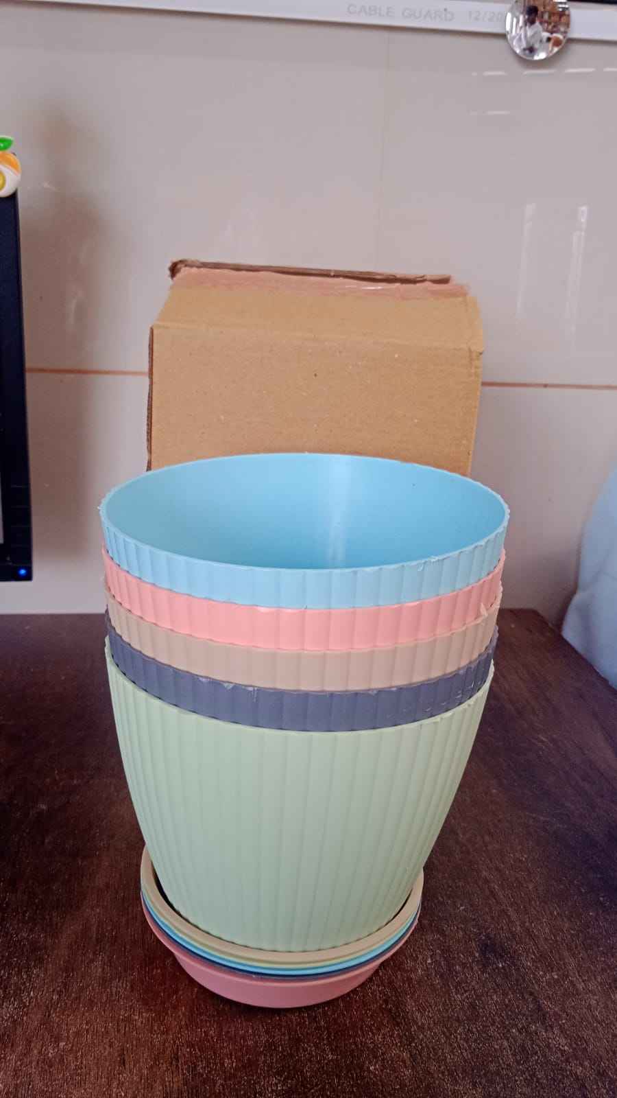 Round Flower Pot – 5 Pcs Set with Tray, Small |