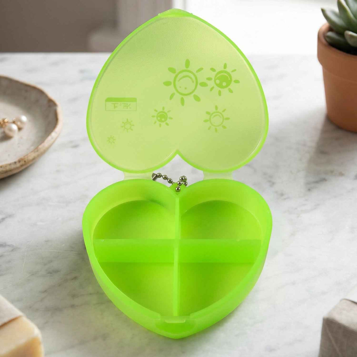 Heart Shape Pill Organizer Ð Compact Travel-Friendly Storage
