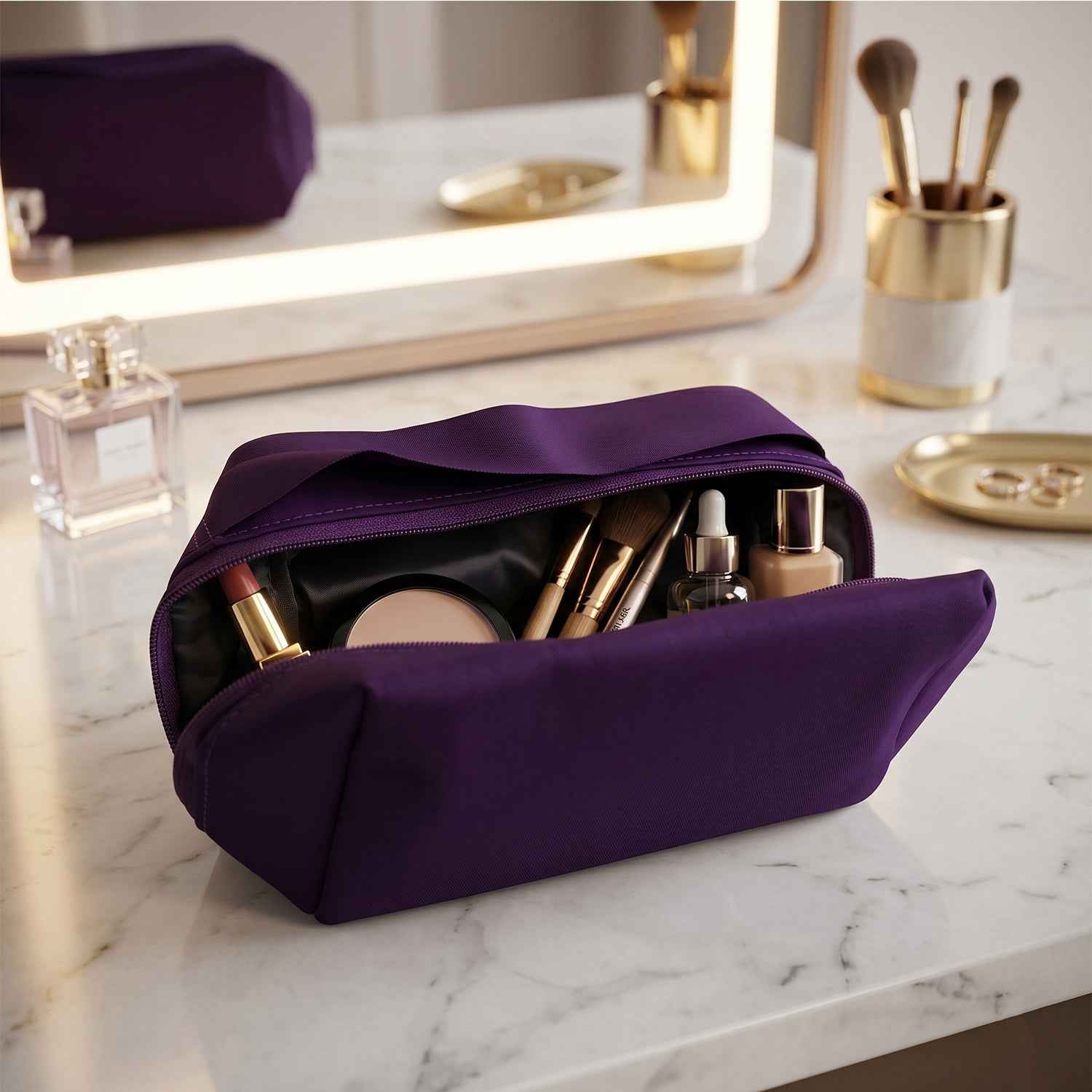 Travel Makeup Organizer Bag Ð Waterproof & Compact for On-the-Go