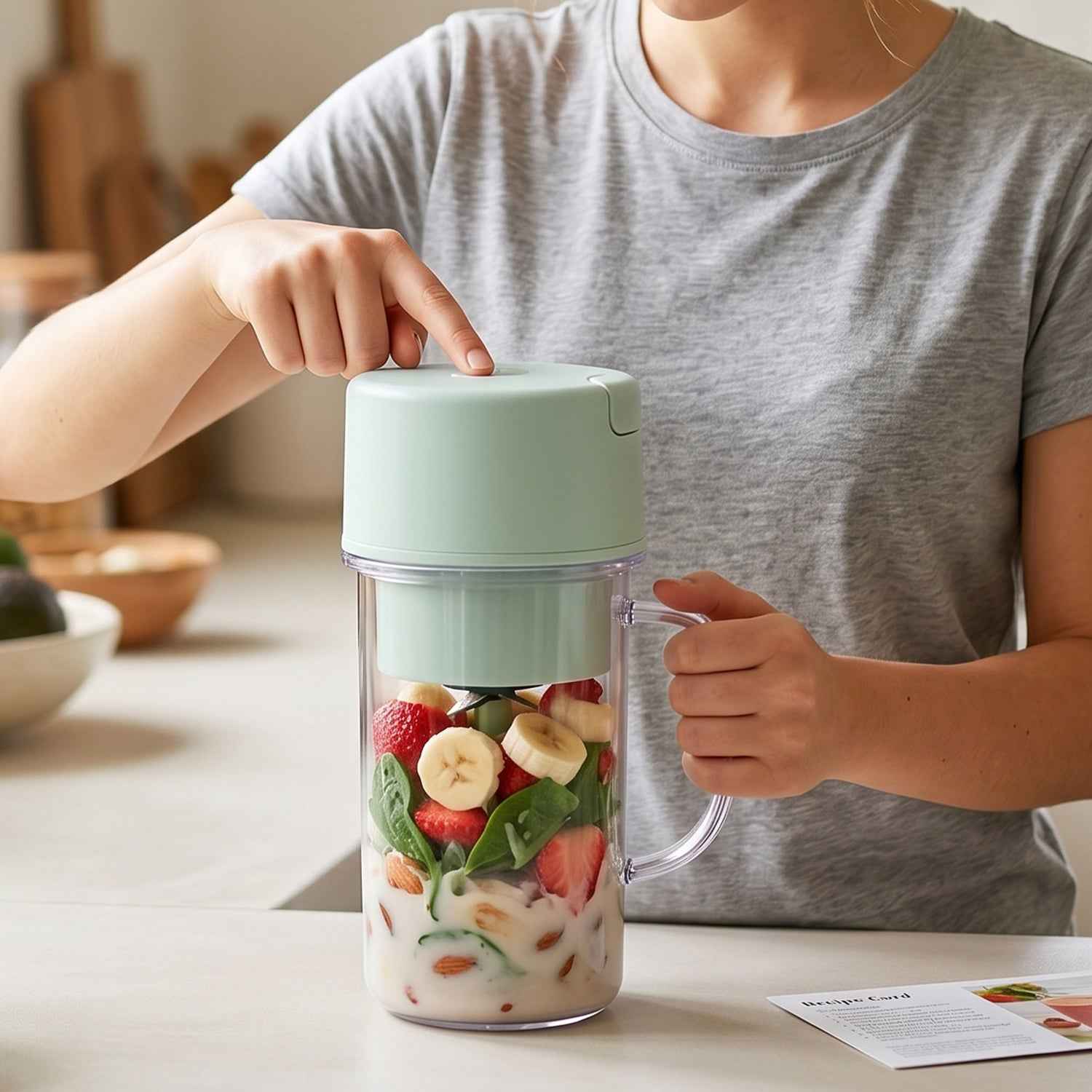 Portable Electric Juicer Ð Compact & Rechargeable for Fresh Juices