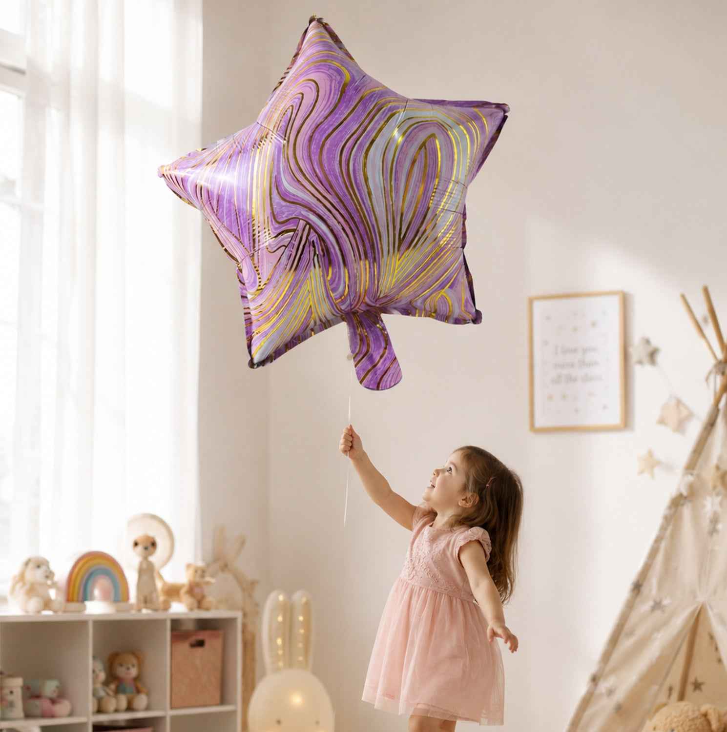 Star Marble Foil Balloon Ð Bright Party Decor for Celebrations