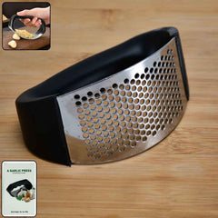 Garlic Press Crusher – Ergonomic Curved Design for Easy Mincing