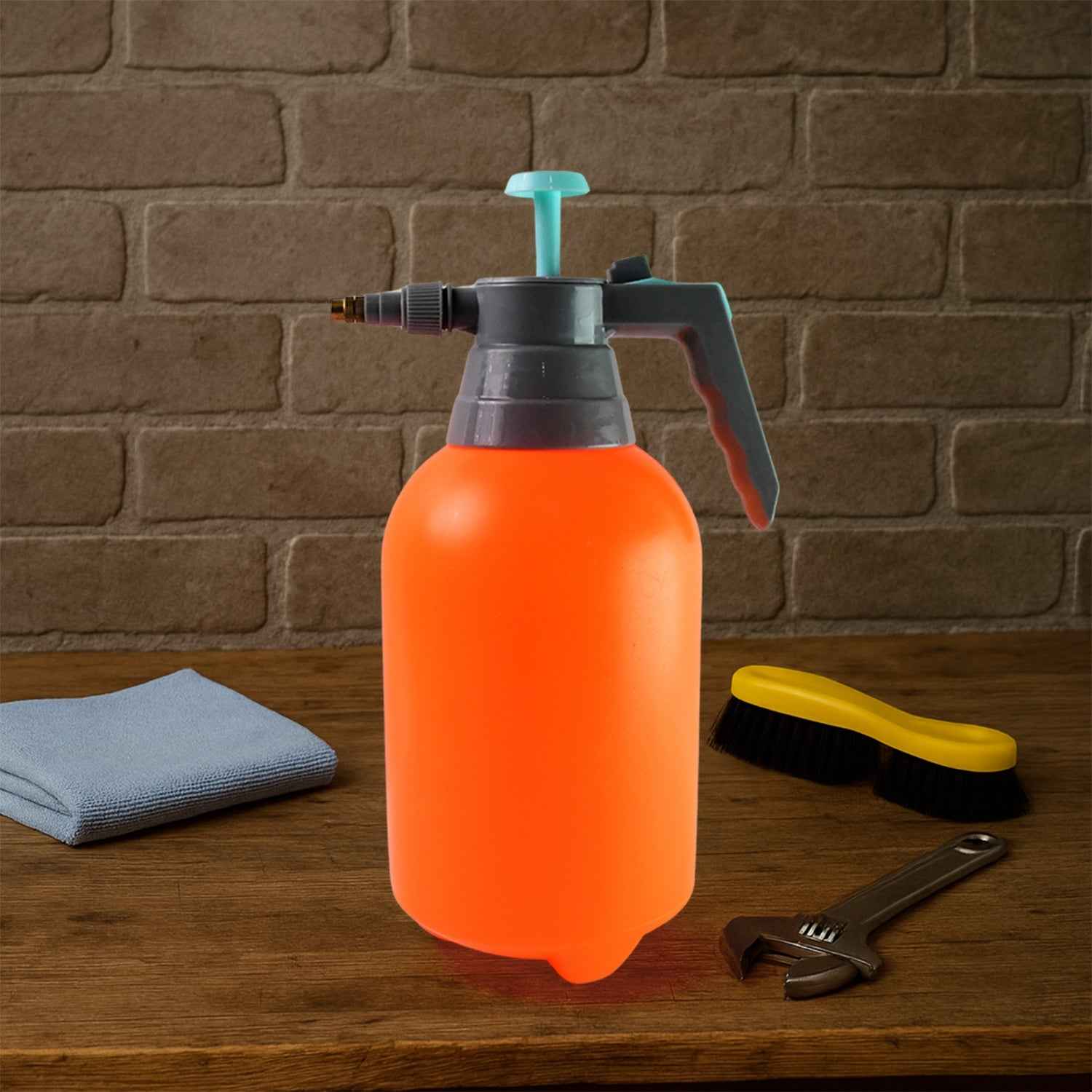 Garden Pressure Sprayer – 2L Handheld Pump | XcelCraft