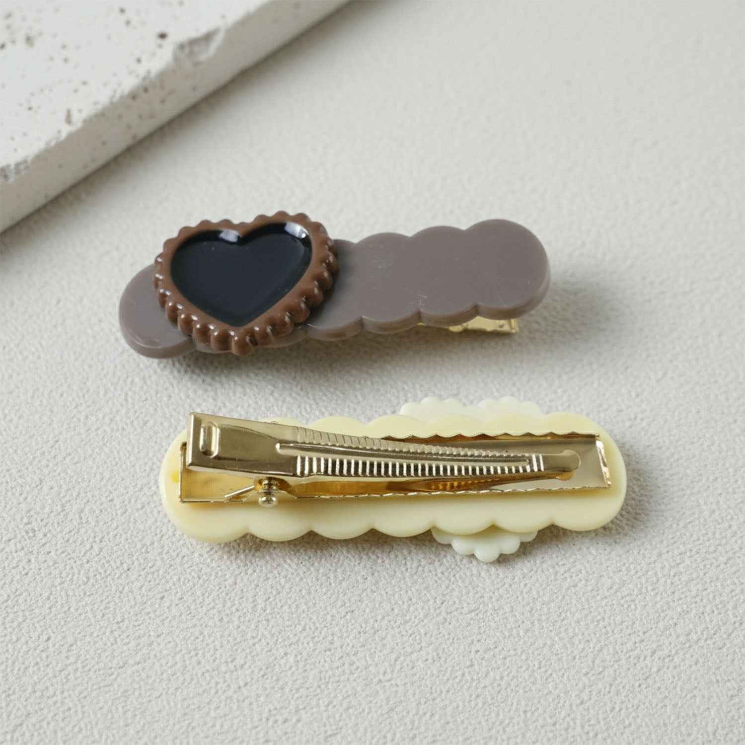 Heart Shape Hair Clips Set – Stylish Lightweight Snap Clips (4 Pc)