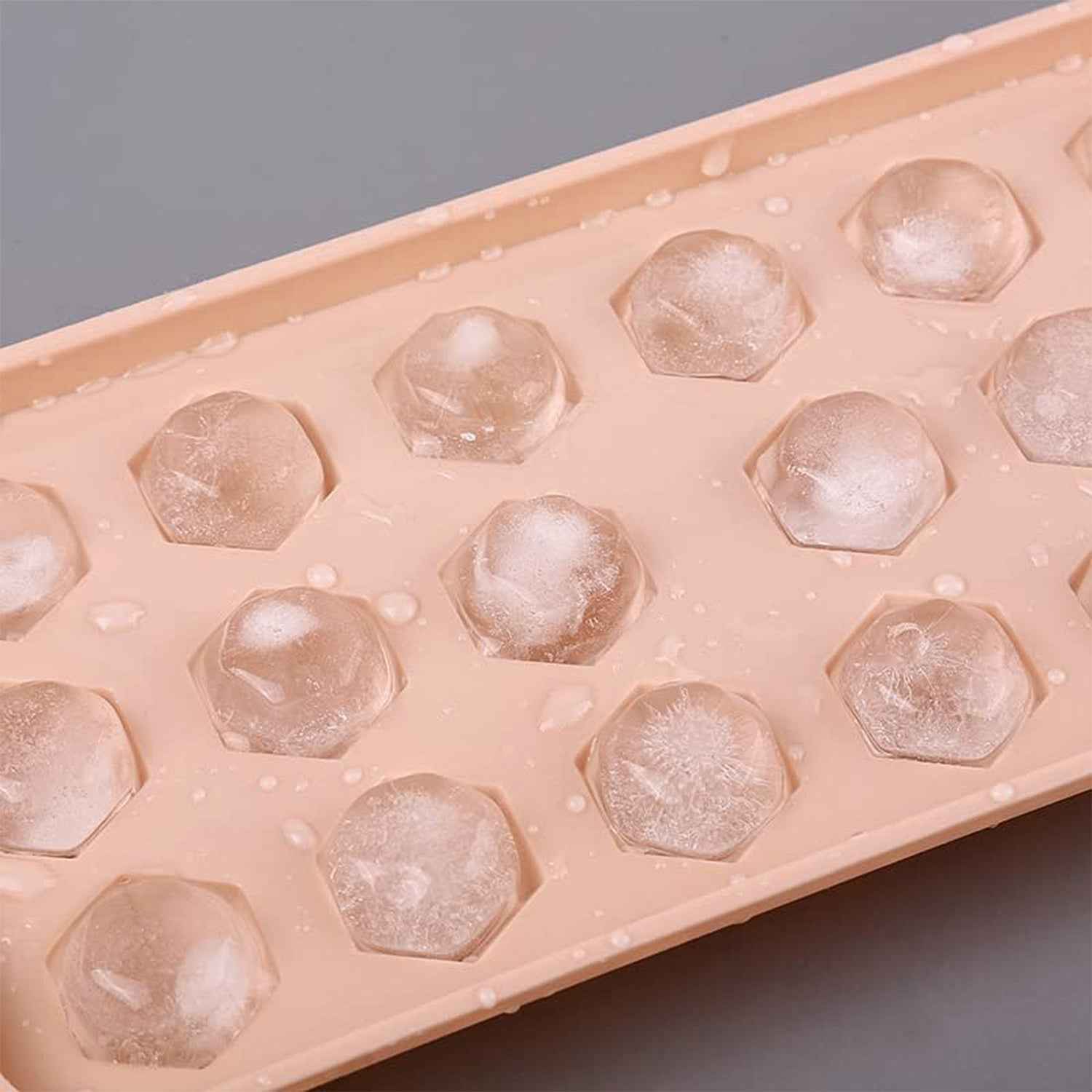 Plastic Ice Cube Tray – 18 Diamond Cavities for Easy Release