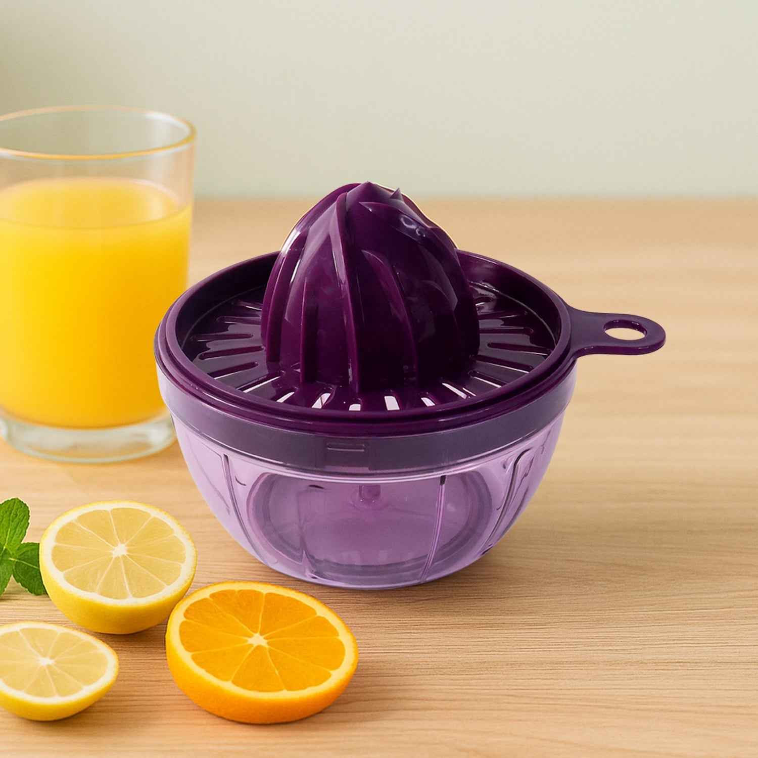 Manual Citrus Juicer 650ml – Seed Filter & Durable Plastic