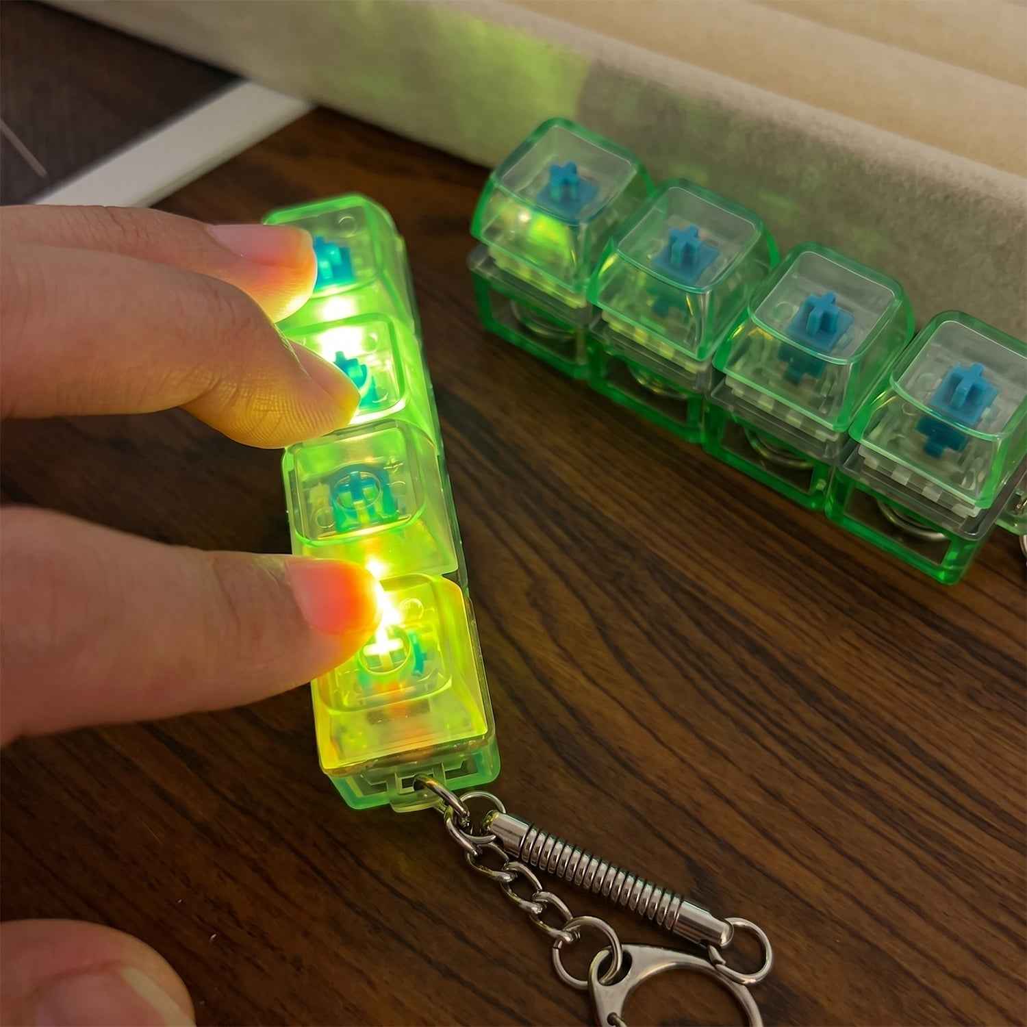 Mechanical Keyboard Switch Keychain Ð Satisfying Click & LED Light