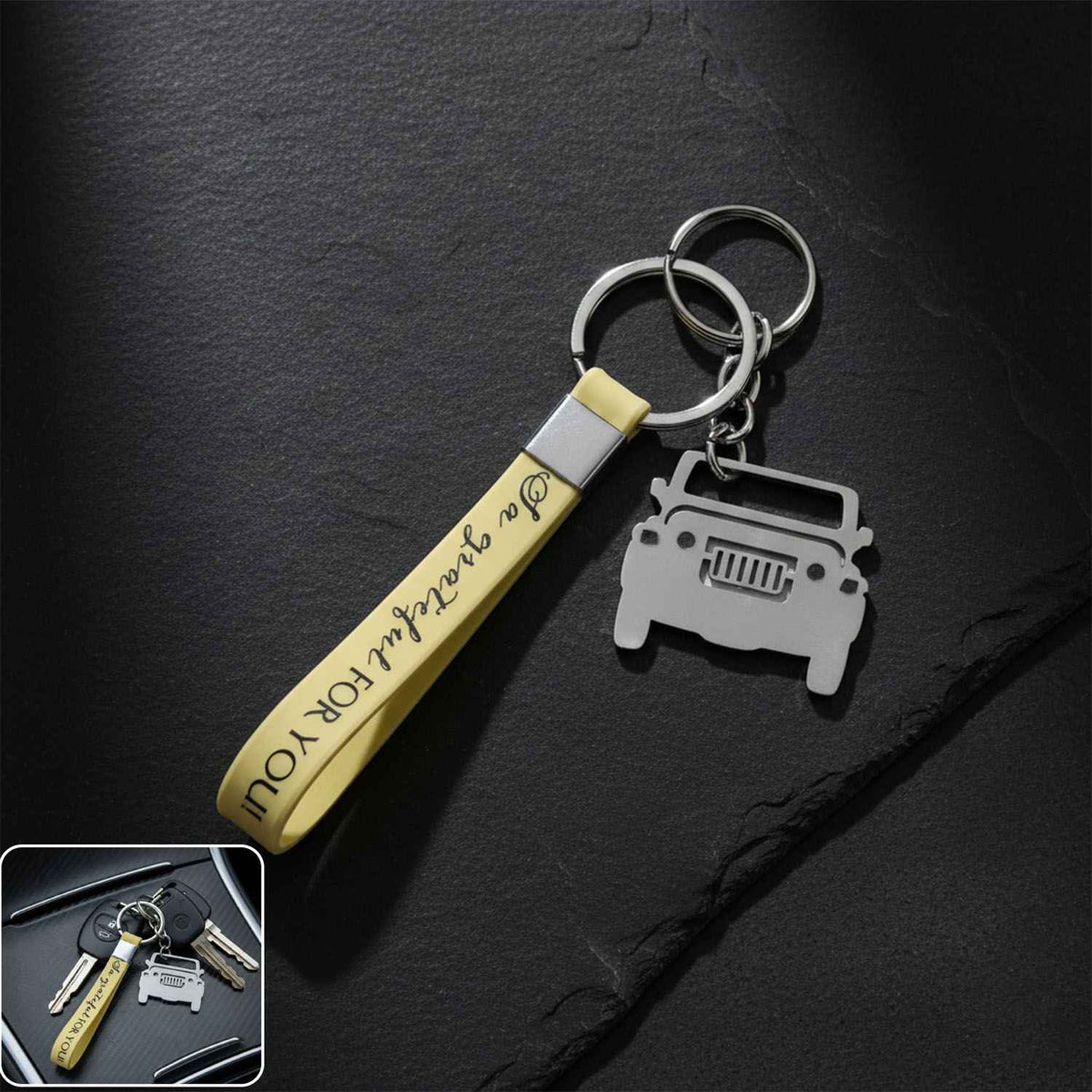 Jeep-Shaped Metal Car Keychain – Stylish Dual-Keyring Set