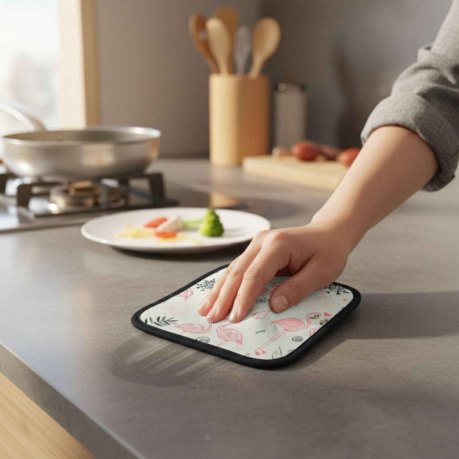 Heat Resistant Kitchen Pot Holder Mat – Stylish 20×20 cm Protector