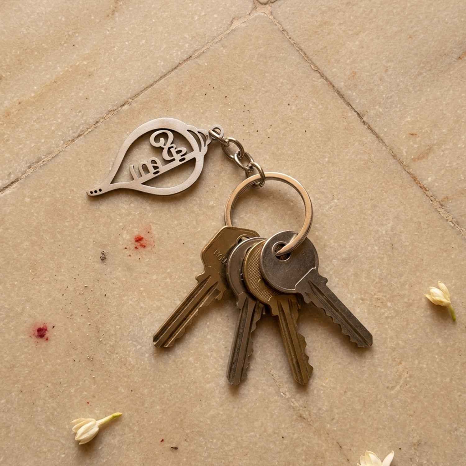 Krishna Keychain – Durable Conch Design for Daily Use