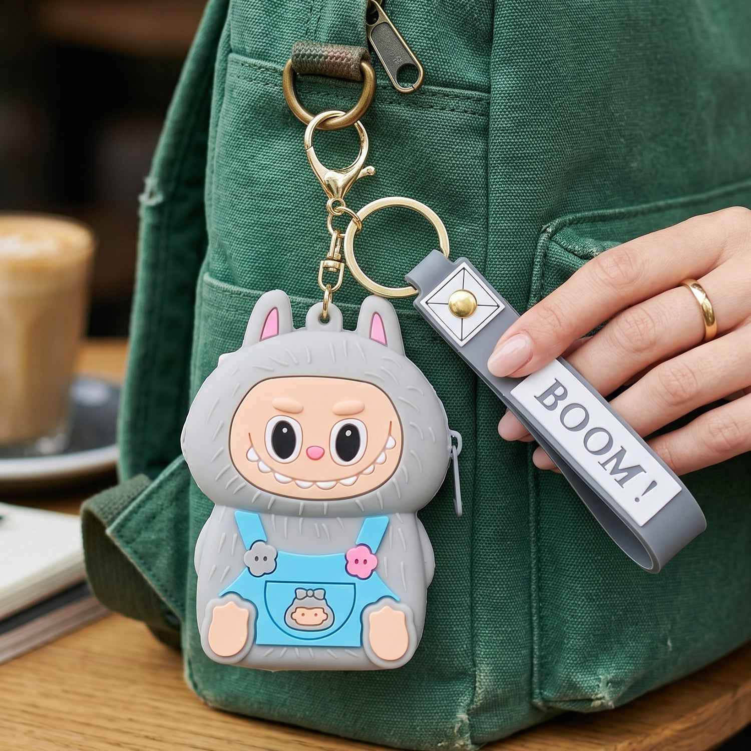 Mini Pouch Keychain Ð Compact Silicone Storage for Essentials