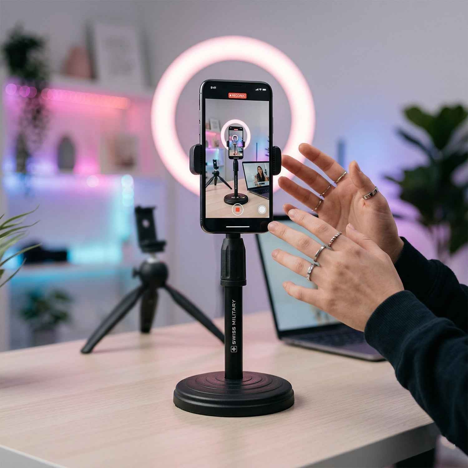Adjustable 360° Rotating Phone Holder – Stable, Universal Fit for Desk
