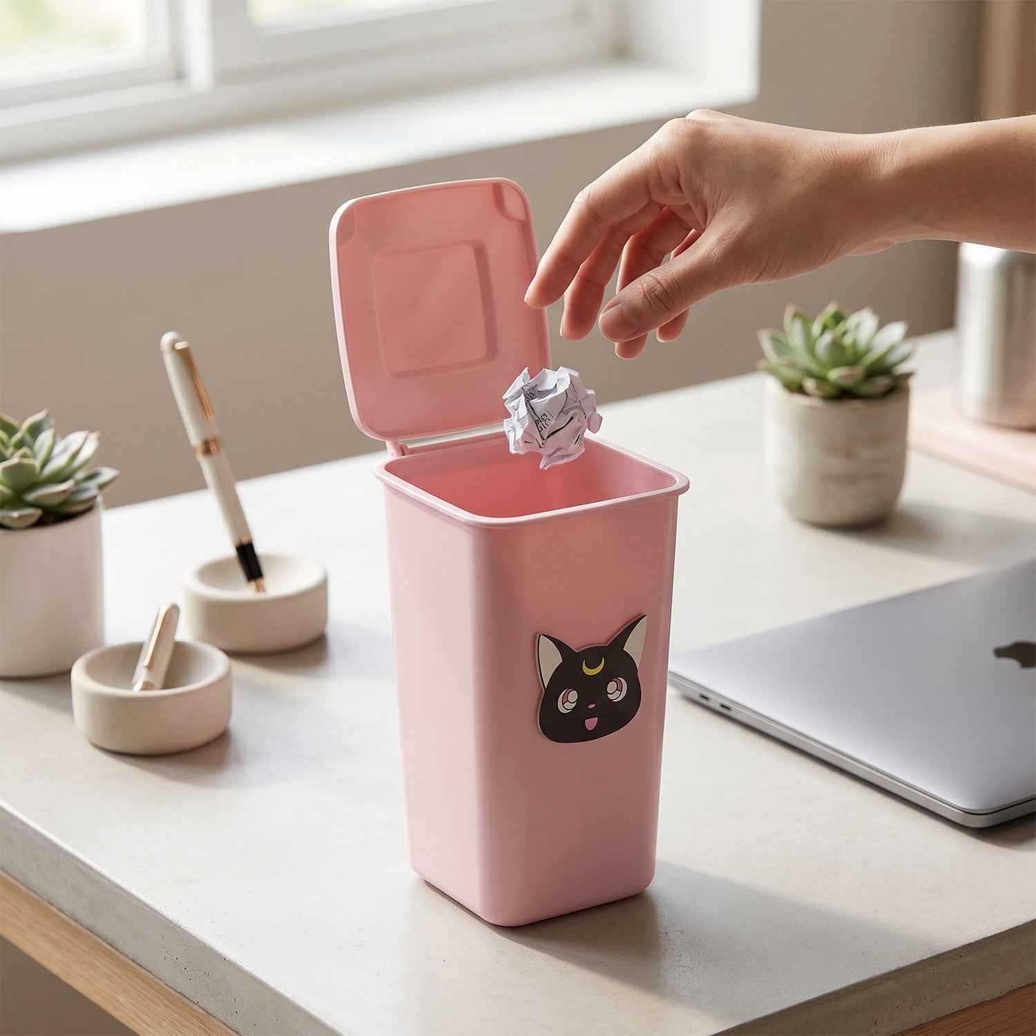 Mini Trash Can Pen Stand Ð Cute Desk Organizer with Lid