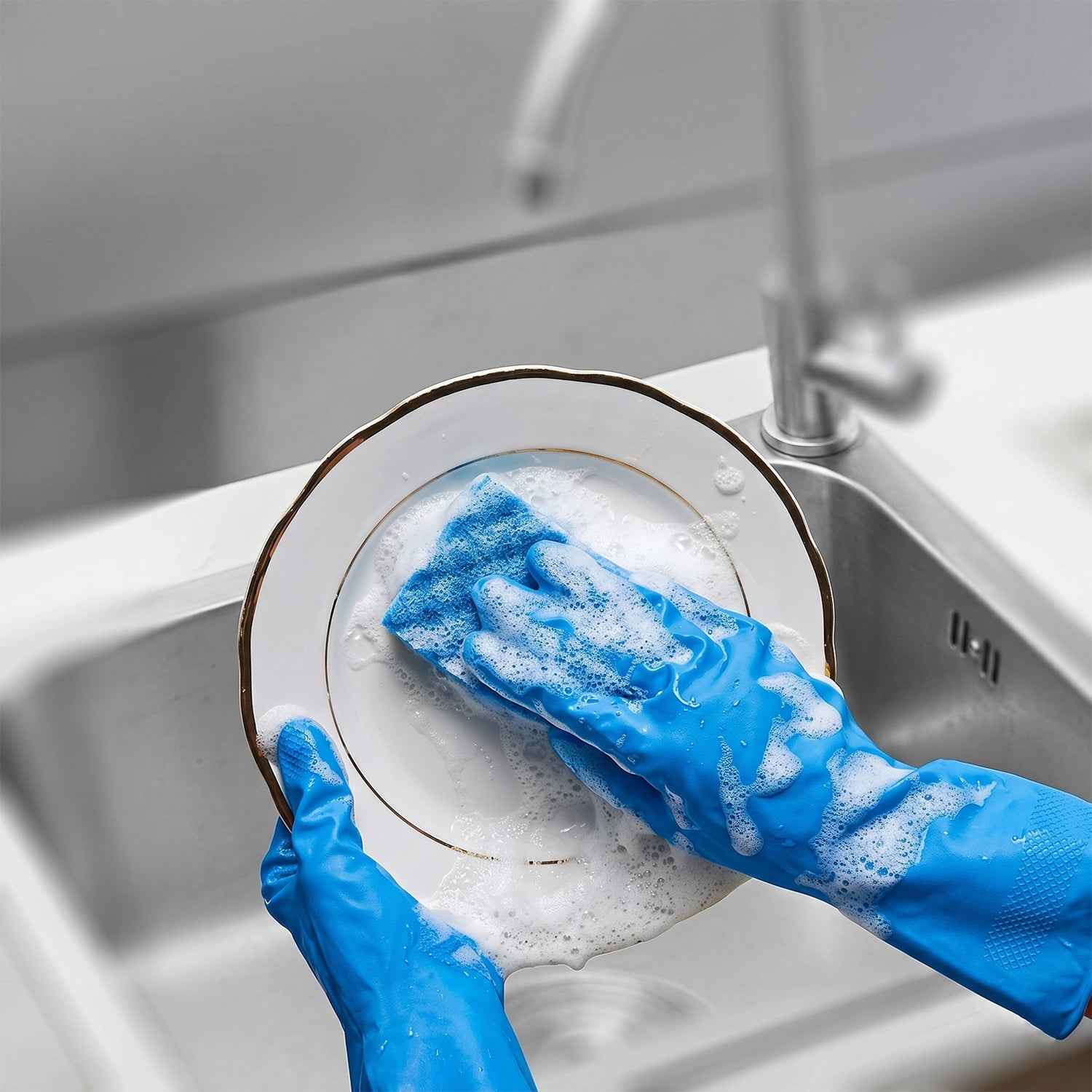 Waterproof Rubber Cleaning Gloves Ð Reusable & Durable for Household Tasks