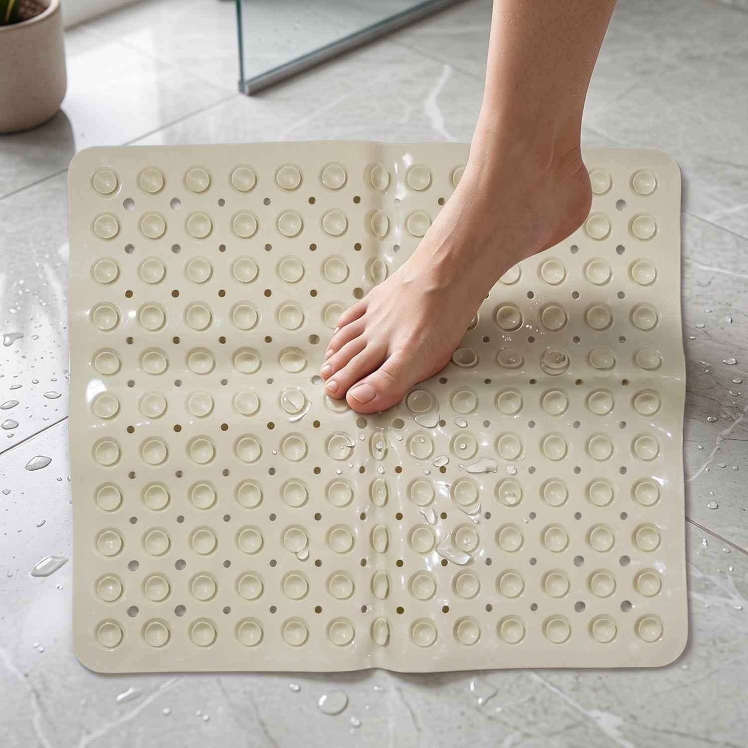 Anti-Slip Bath Mat Ð Secure Suction Cups for Bathroom Safety