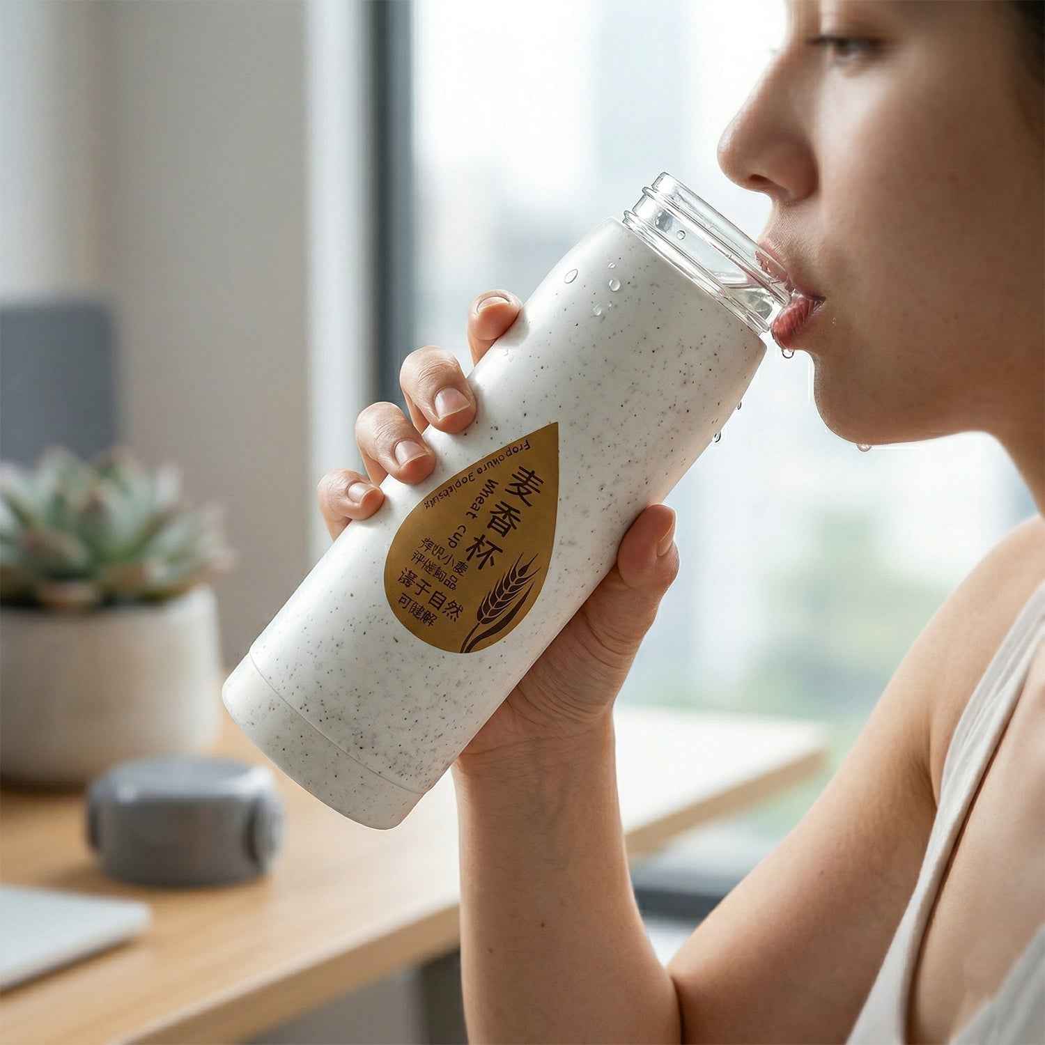 Glass Water Bottle with Phone Holder Ð Leakproof & Stylish Design