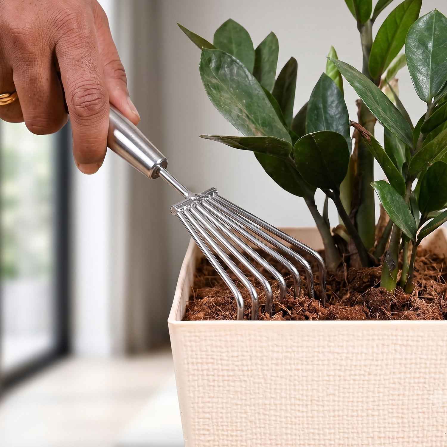 Stainless Steel Garden Rake Ð Durable & Rust-Resistant Tool for Easy Gardening