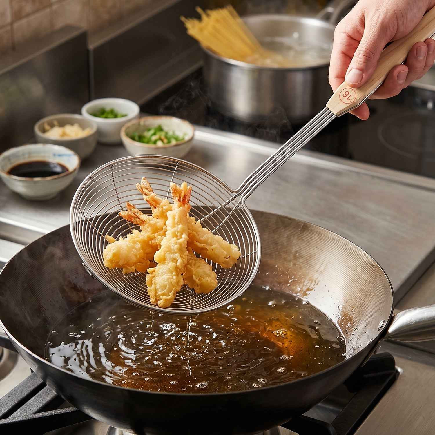 Stainless Steel Frying Skimmer Ð Long Handle for Safe Cooking