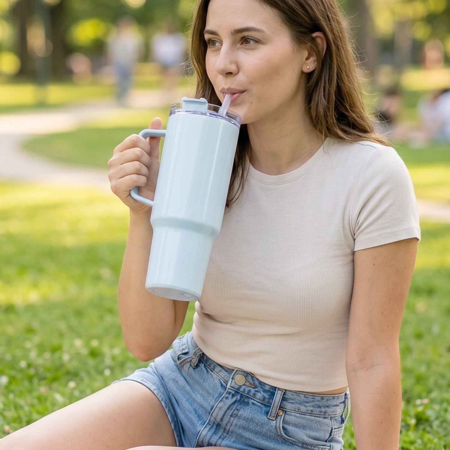 Travel Tumbler Ð Large 1800ml Capacity with Leak-resistant Lid
