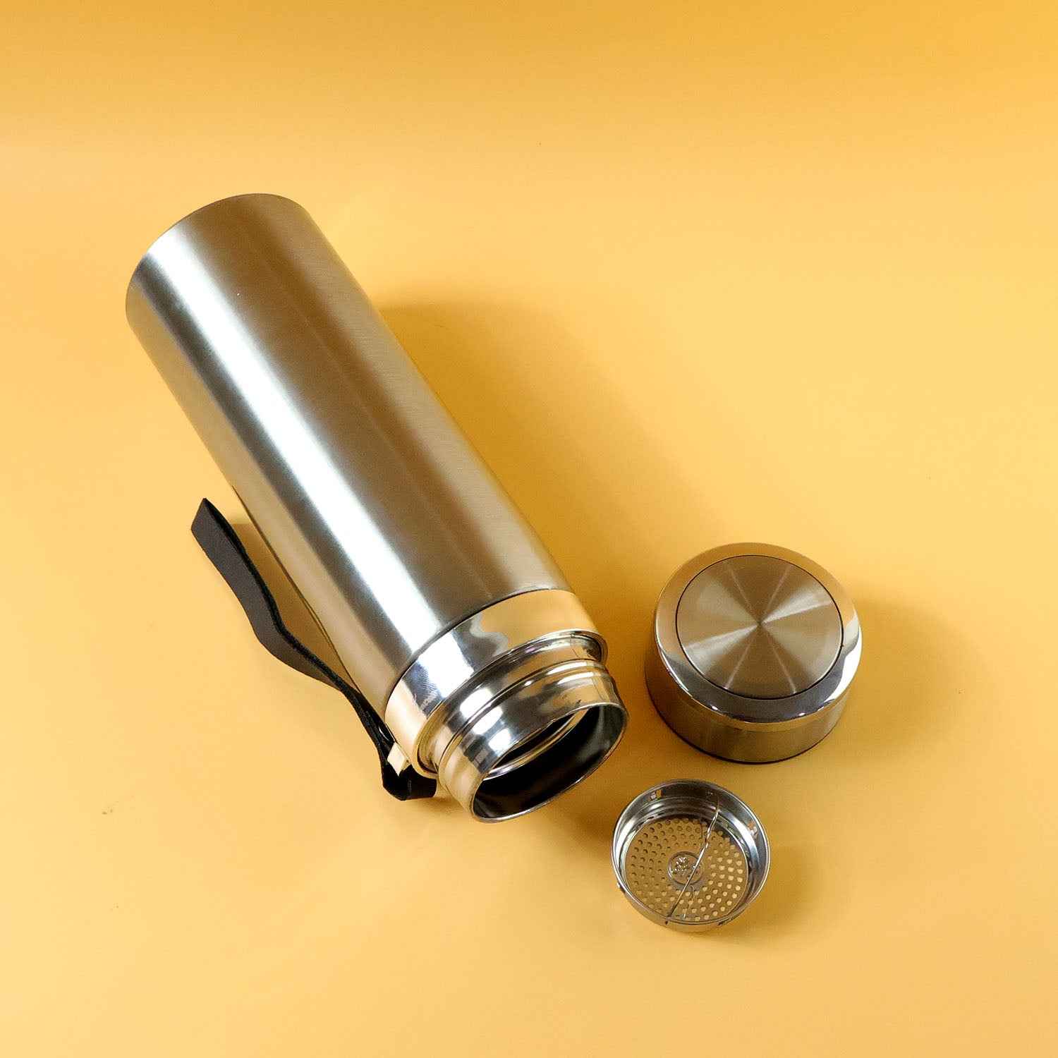 Stainless Steel Vacuum Flask – Keeps Beverages Hot & Cold