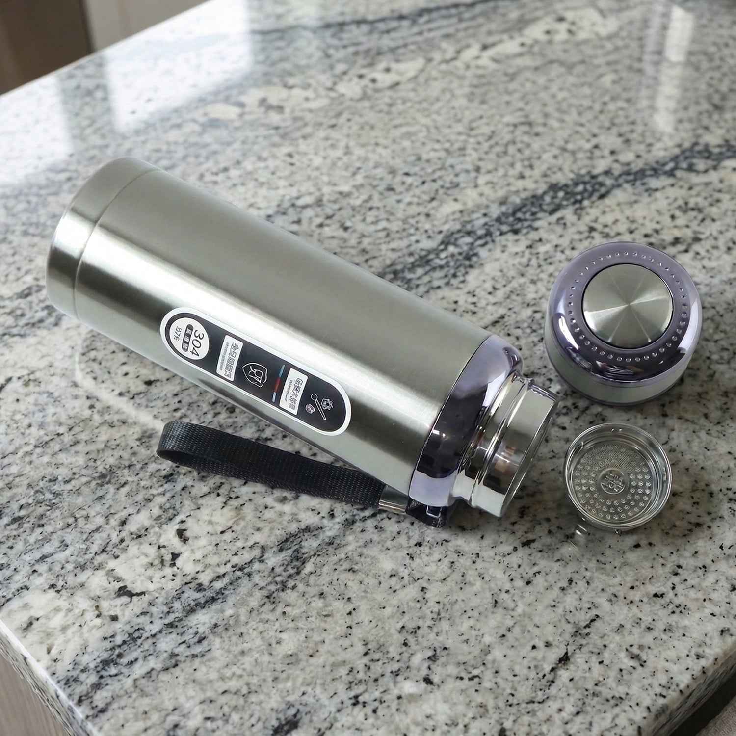 Vacuum Insulated Water Bottle – Keep Drinks Hot or Cold All Day