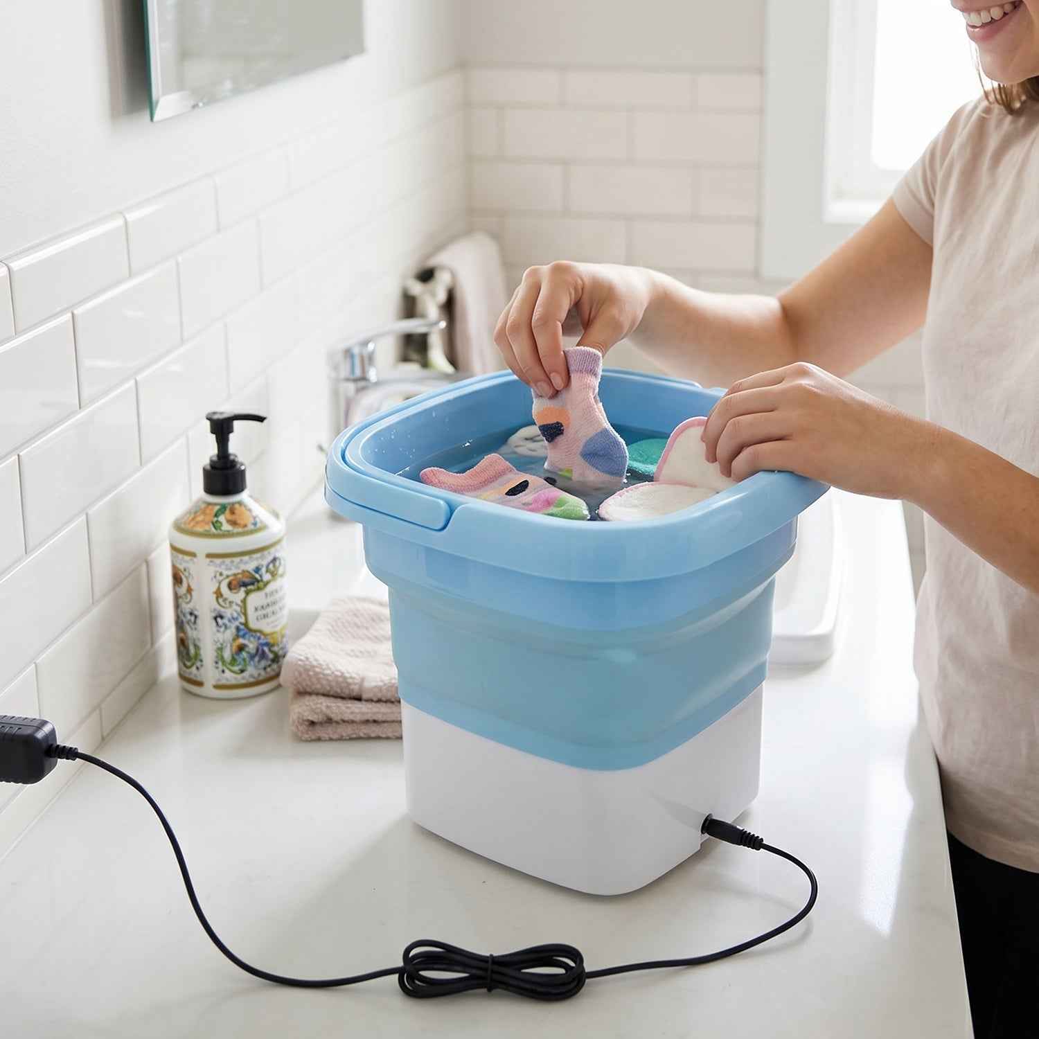 Mini Portable Washing Machine – Foldable & Compact | Mini Bubbles