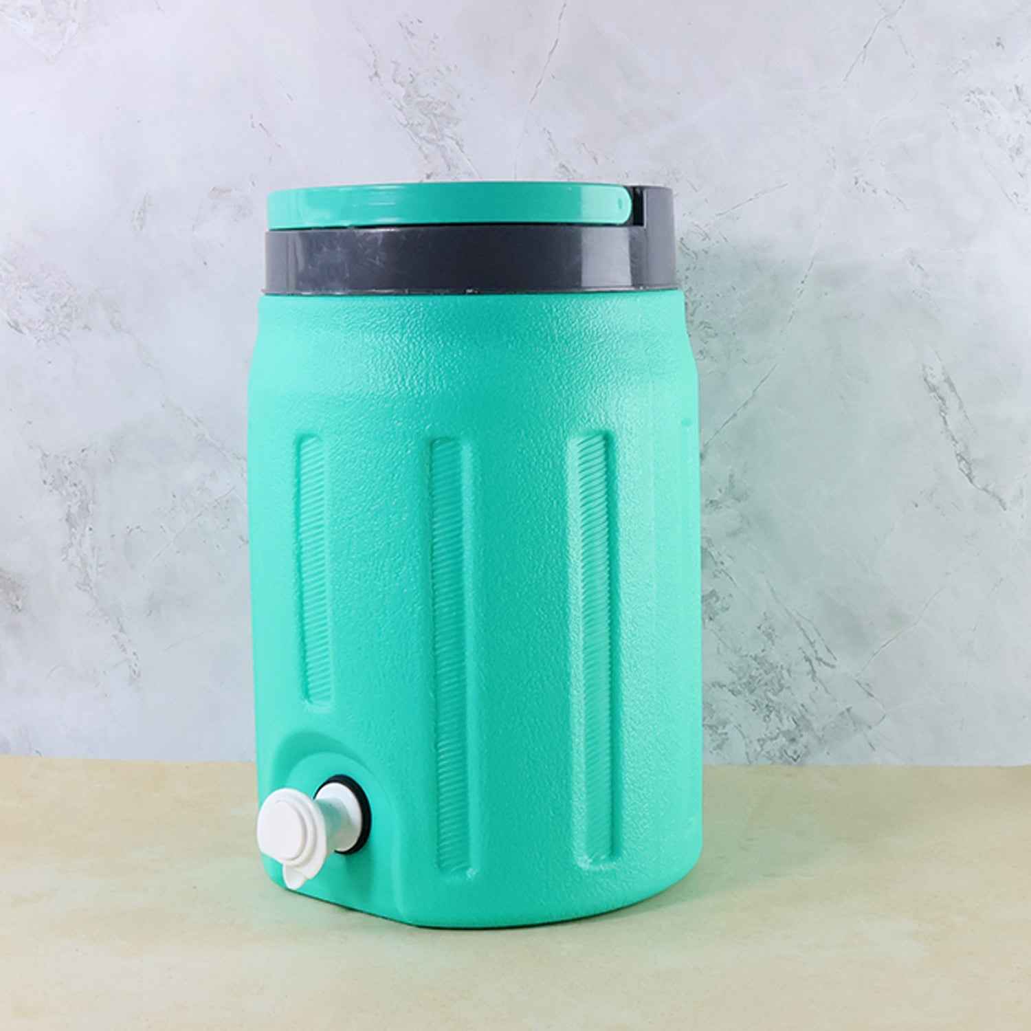 5.5L Insulated Water Jug – Keeps Water Cool & Odorless