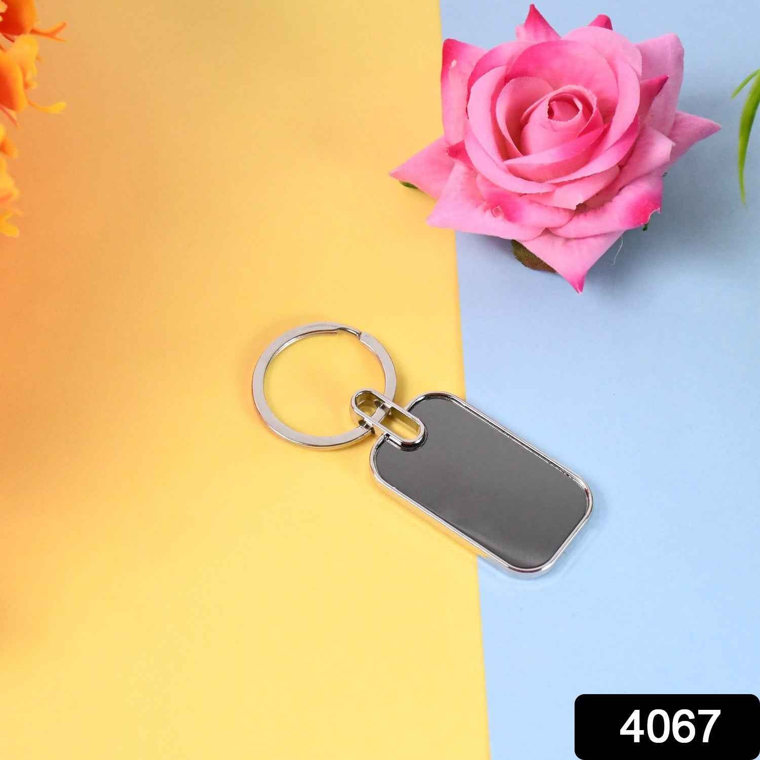 Metal Keyring – Durable Oval Keychain & Handbag Charm | ManVogue